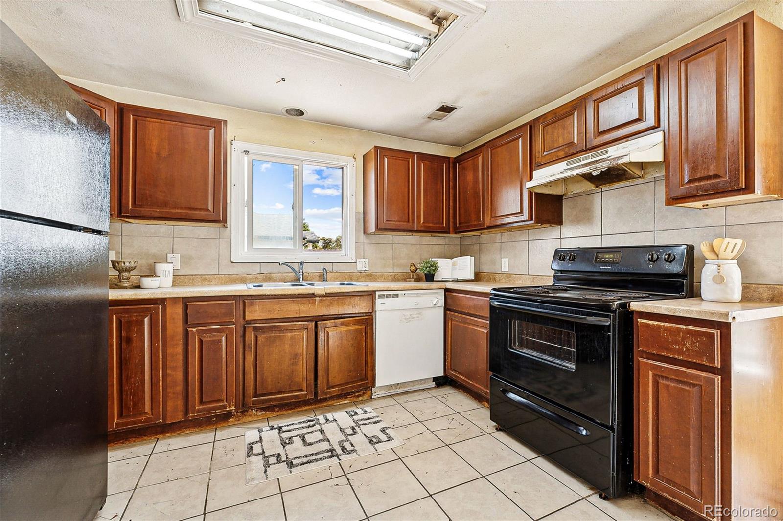 6631 E 77th Place