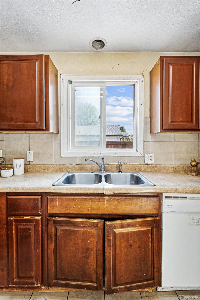 6631 E 77th Place