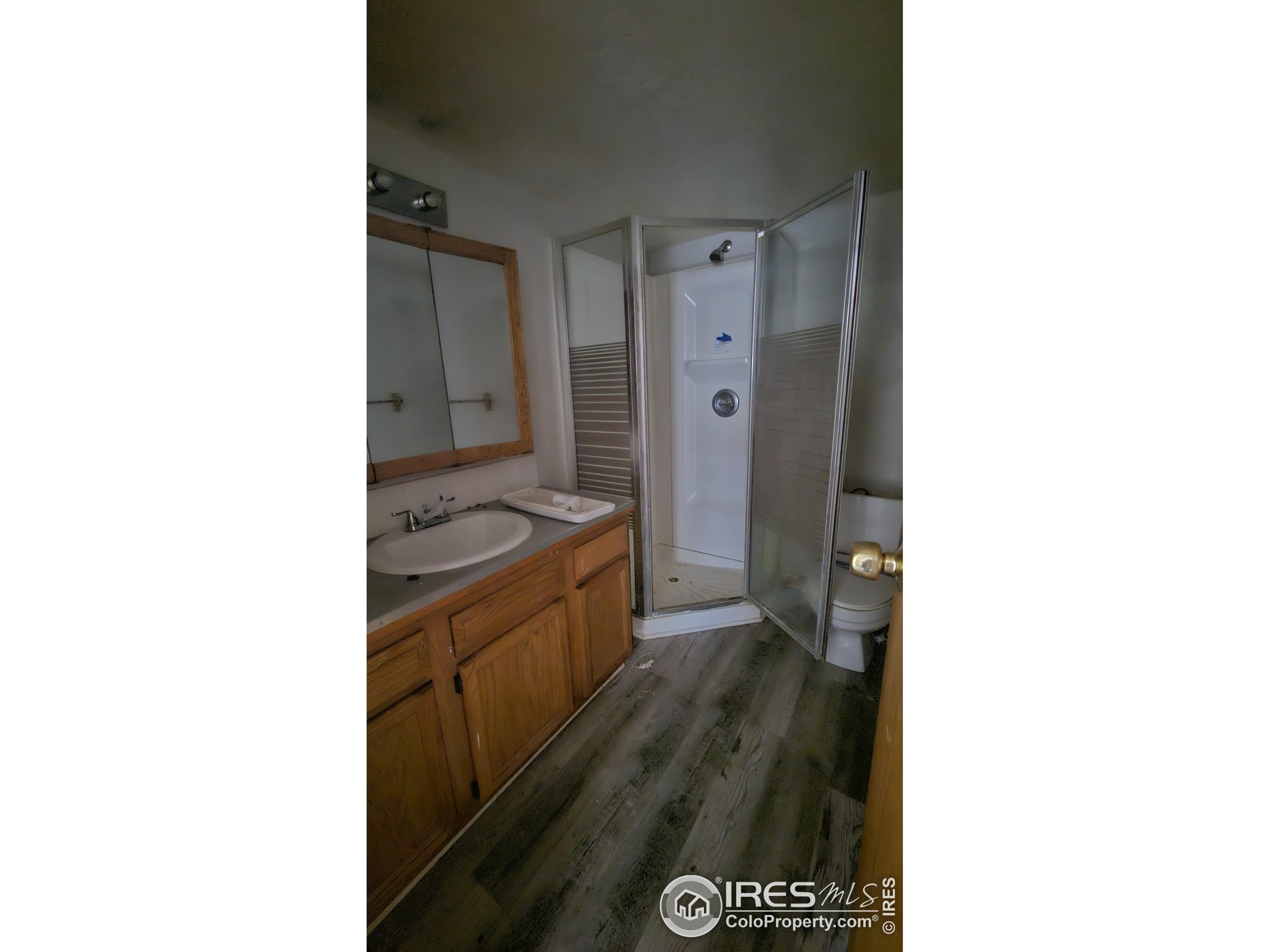 215 W 2nd Ave