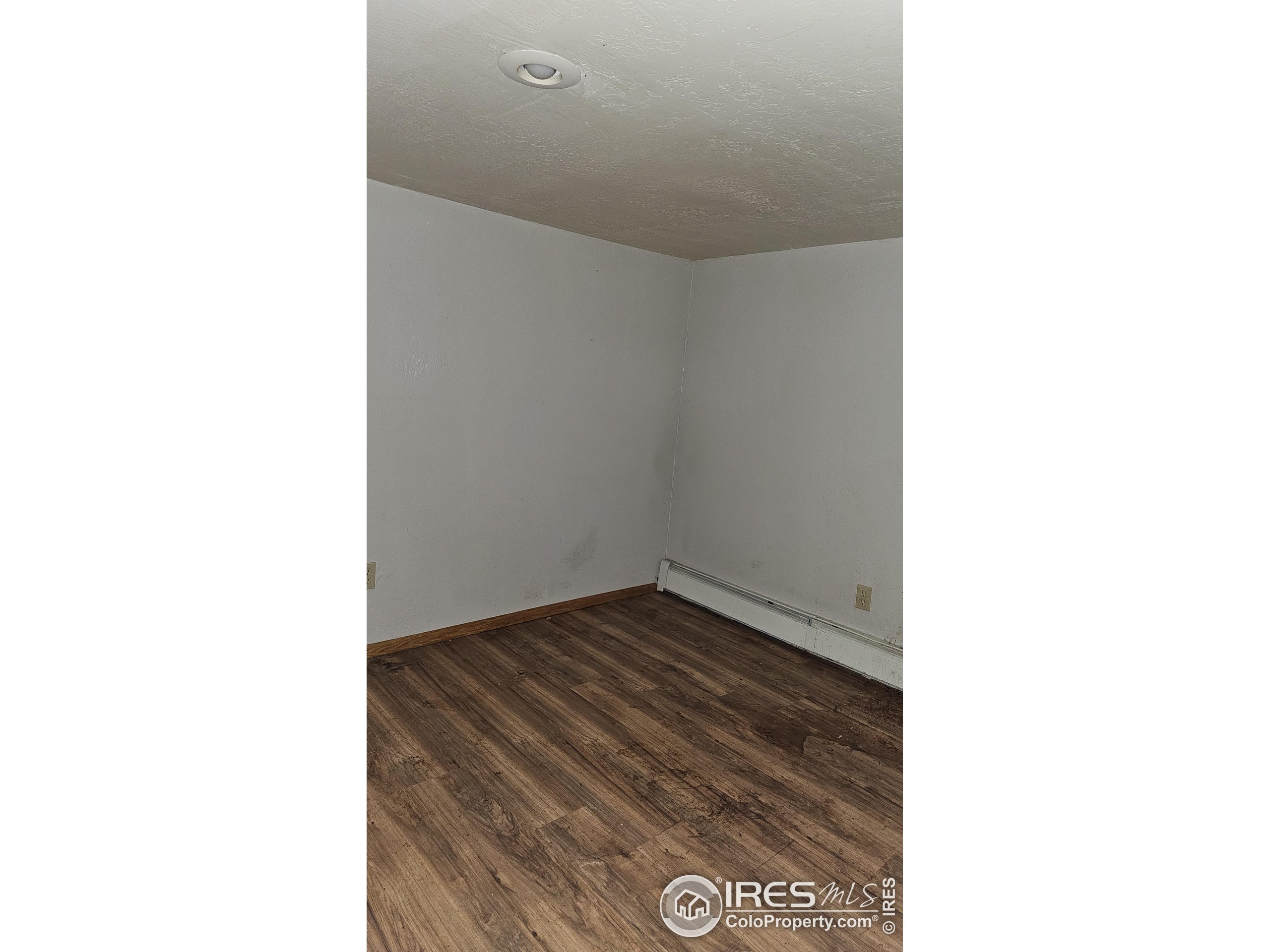 215 W 2nd Ave