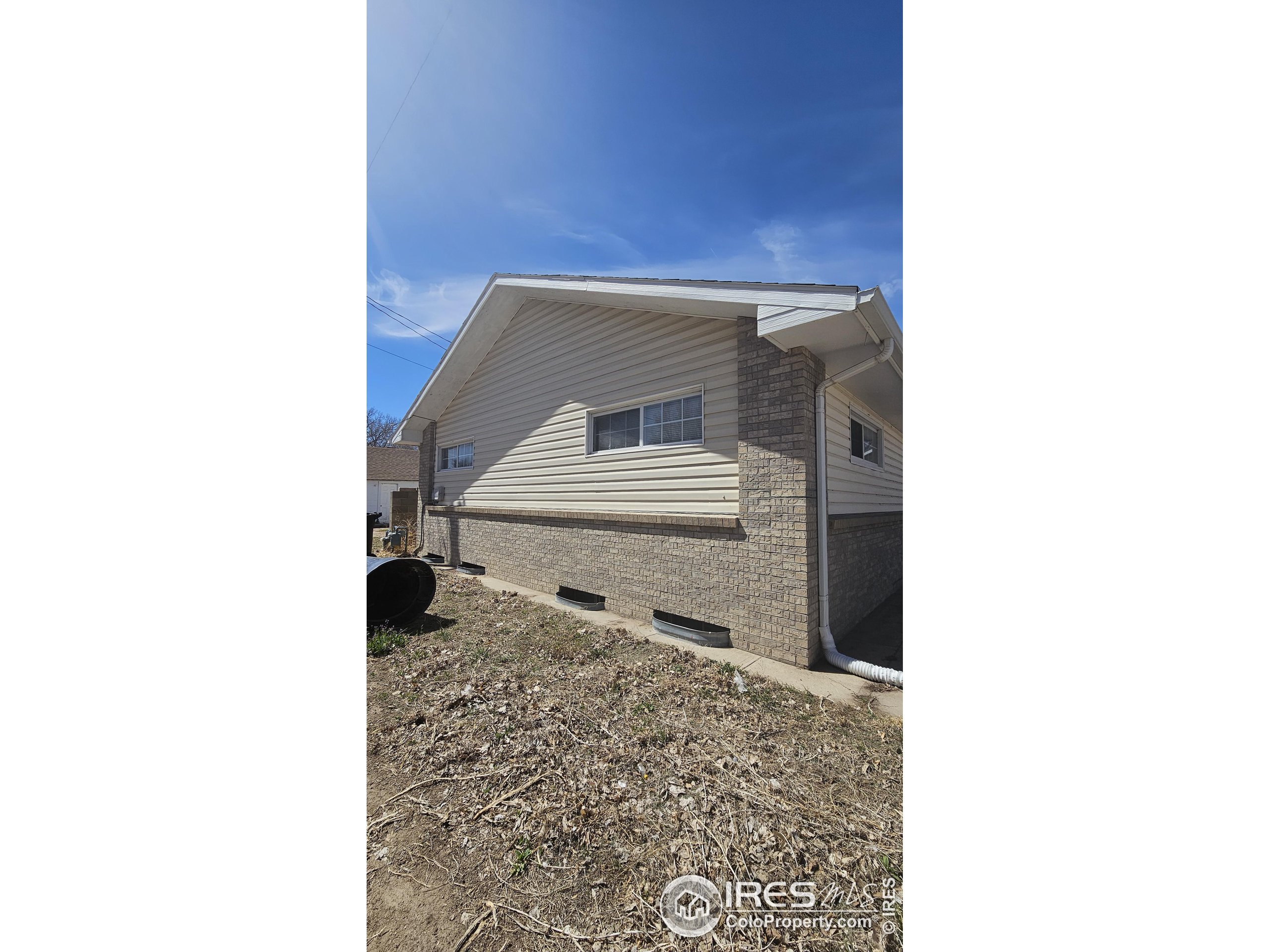 215 W 2nd Ave