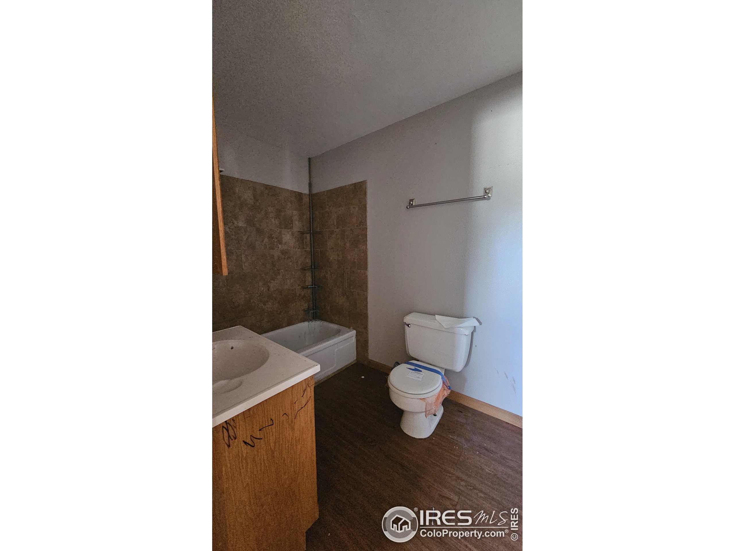 215 W 2nd Ave