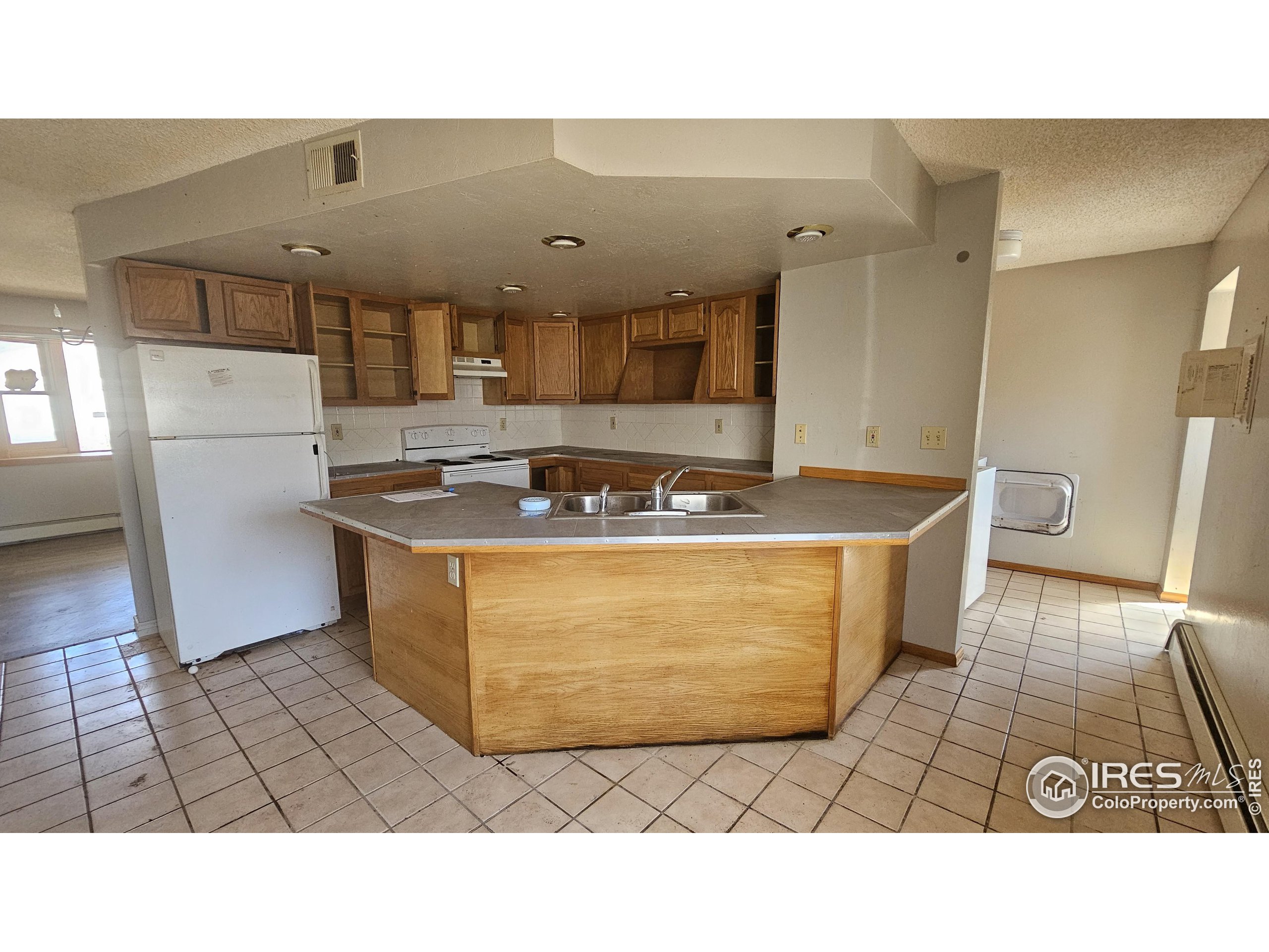 215 W 2nd Ave