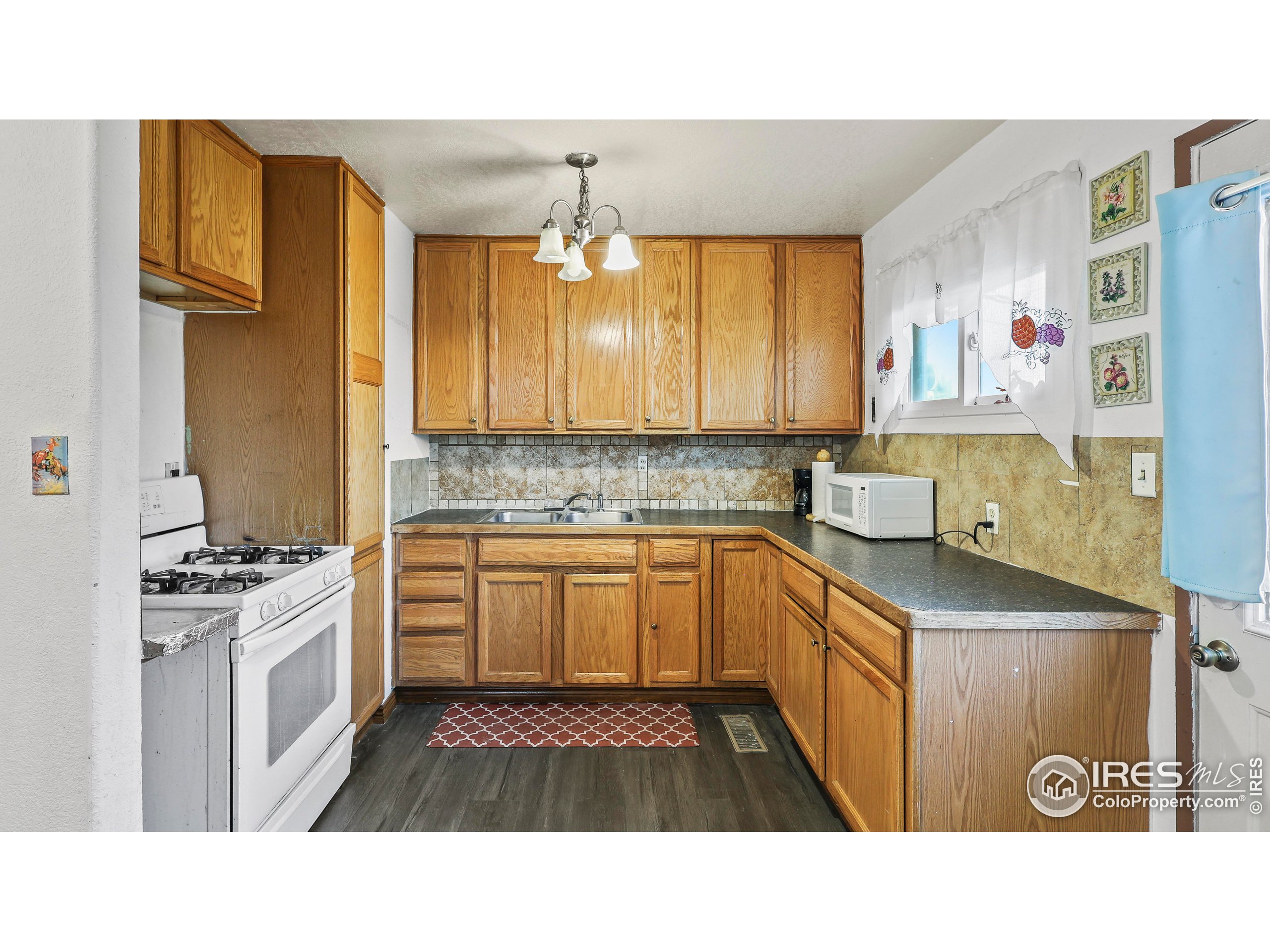 533 Circle Dr