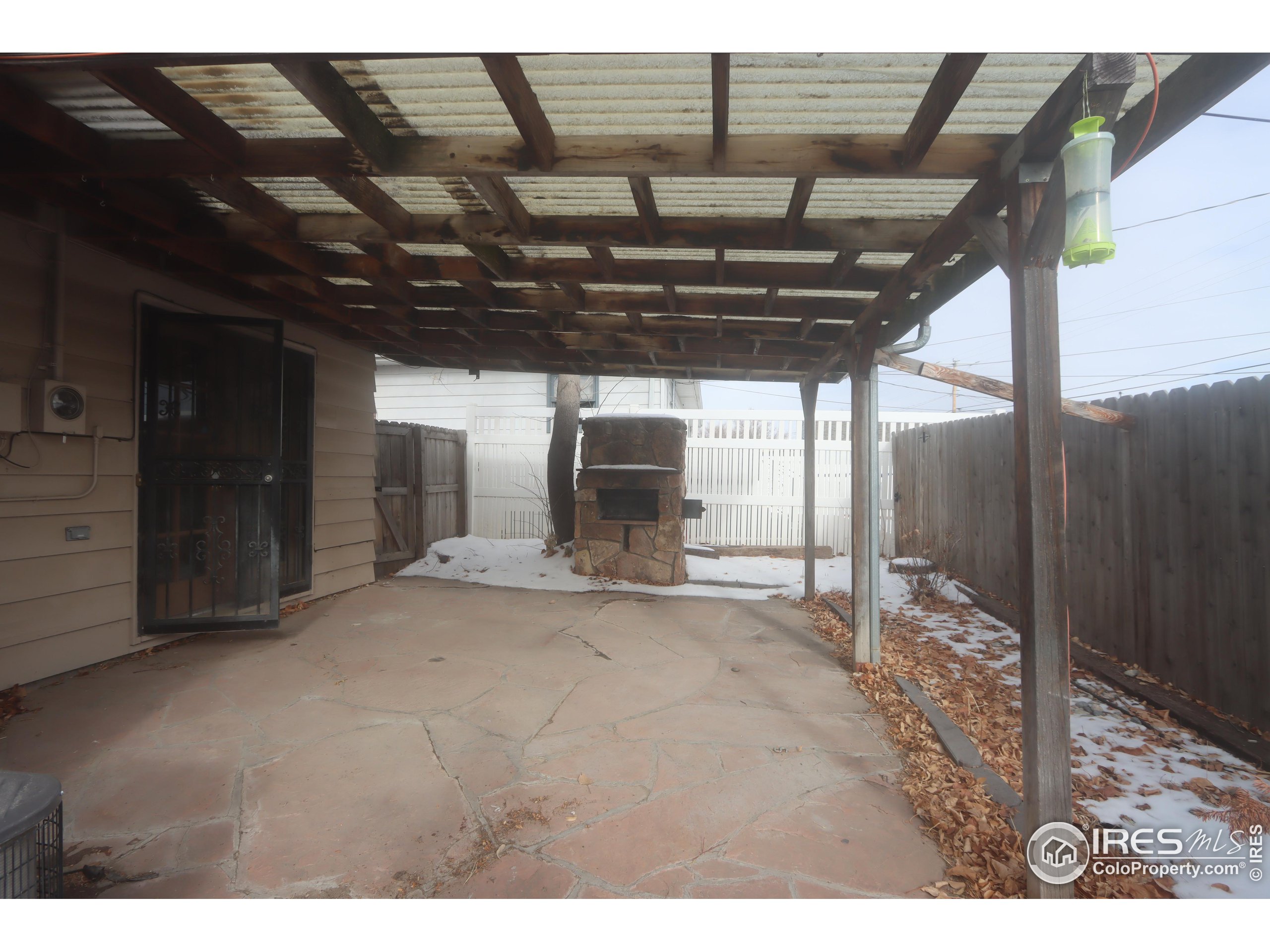 702 Diana St