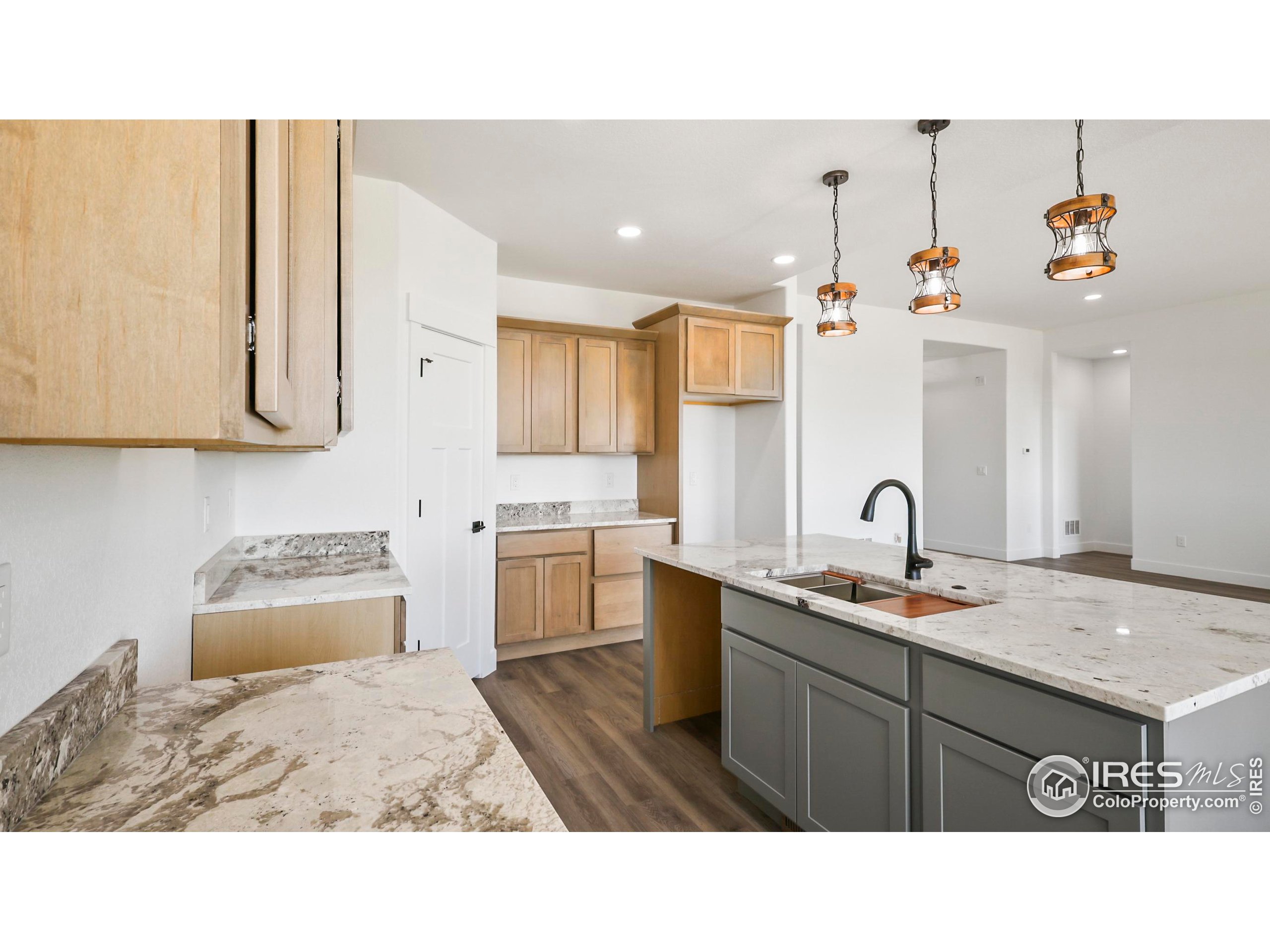 448 Cache Ave