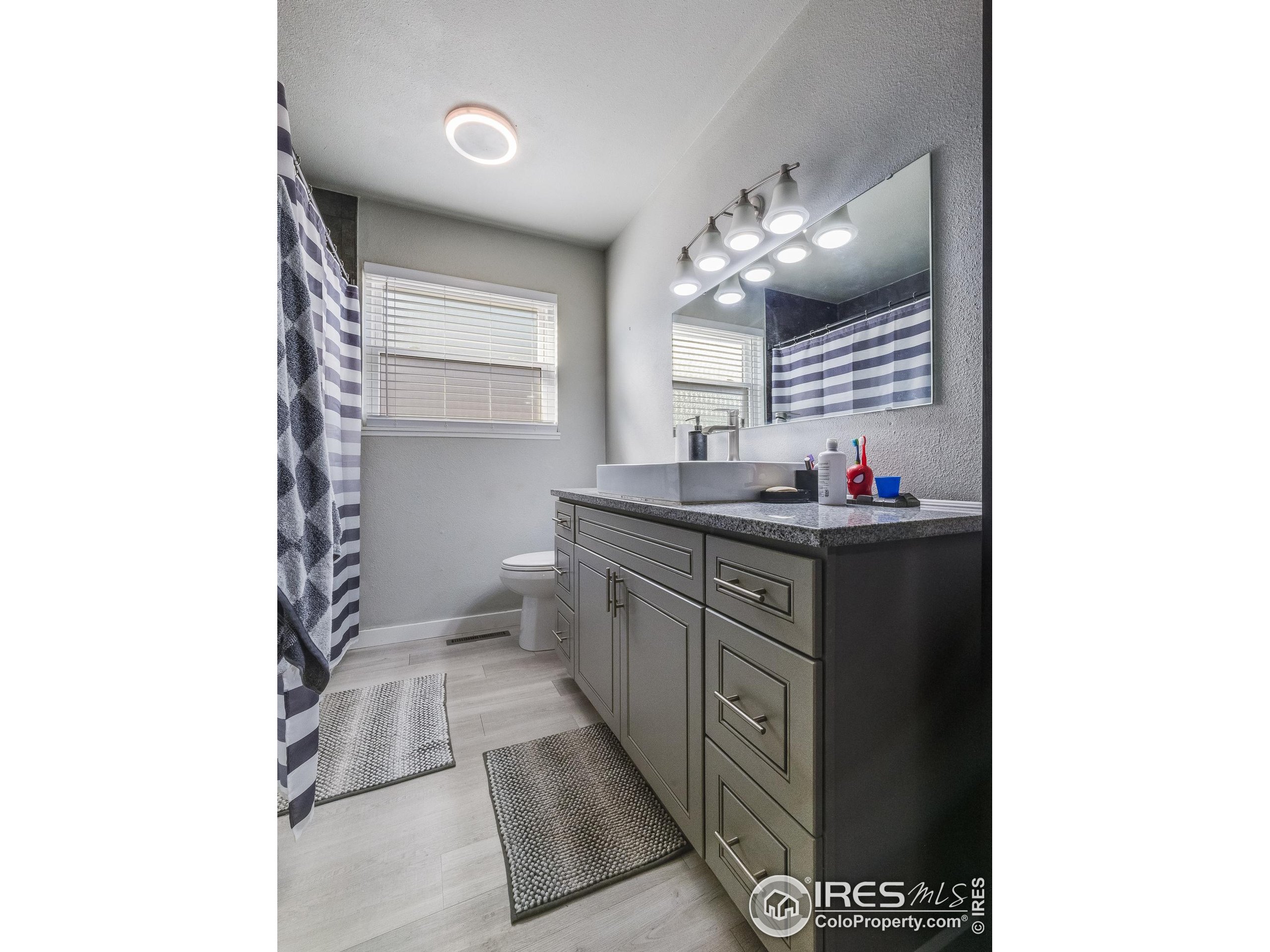 631 Aurora St
