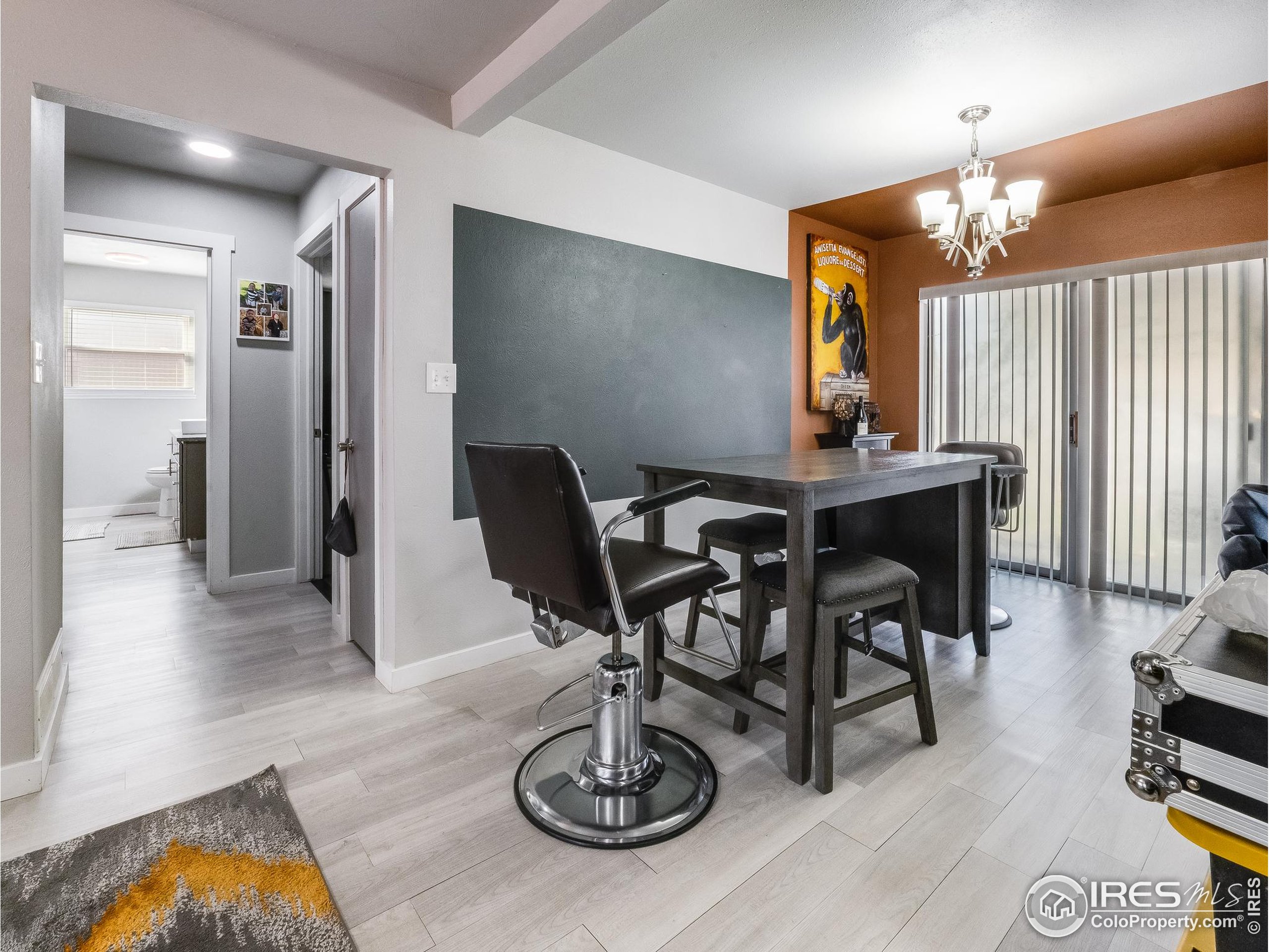 631 Aurora St