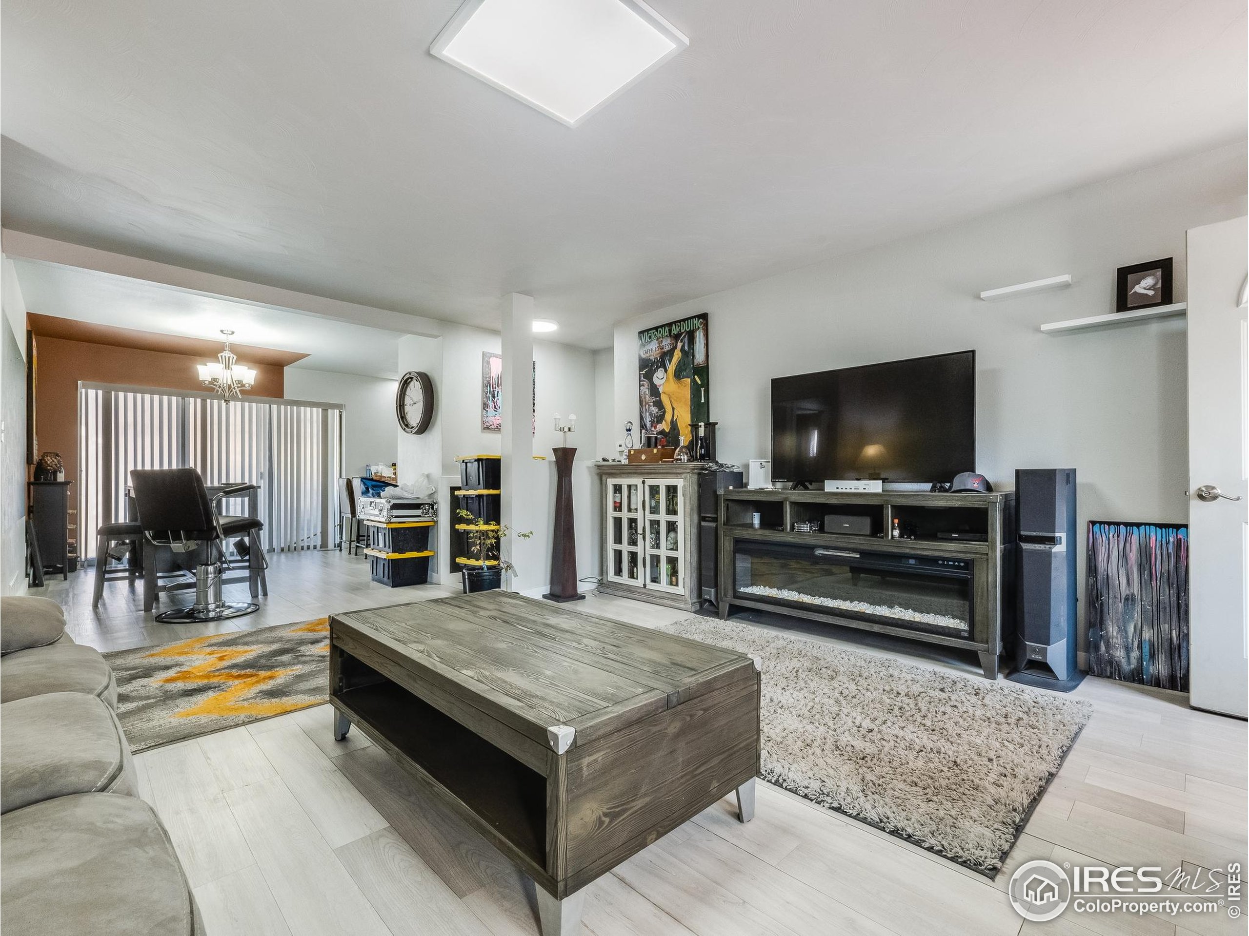 631 Aurora St