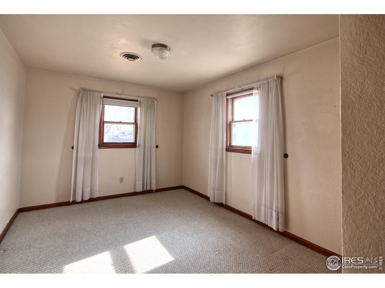 214 Ray St