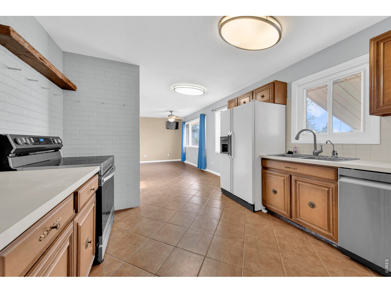 365 S Cedar Ave