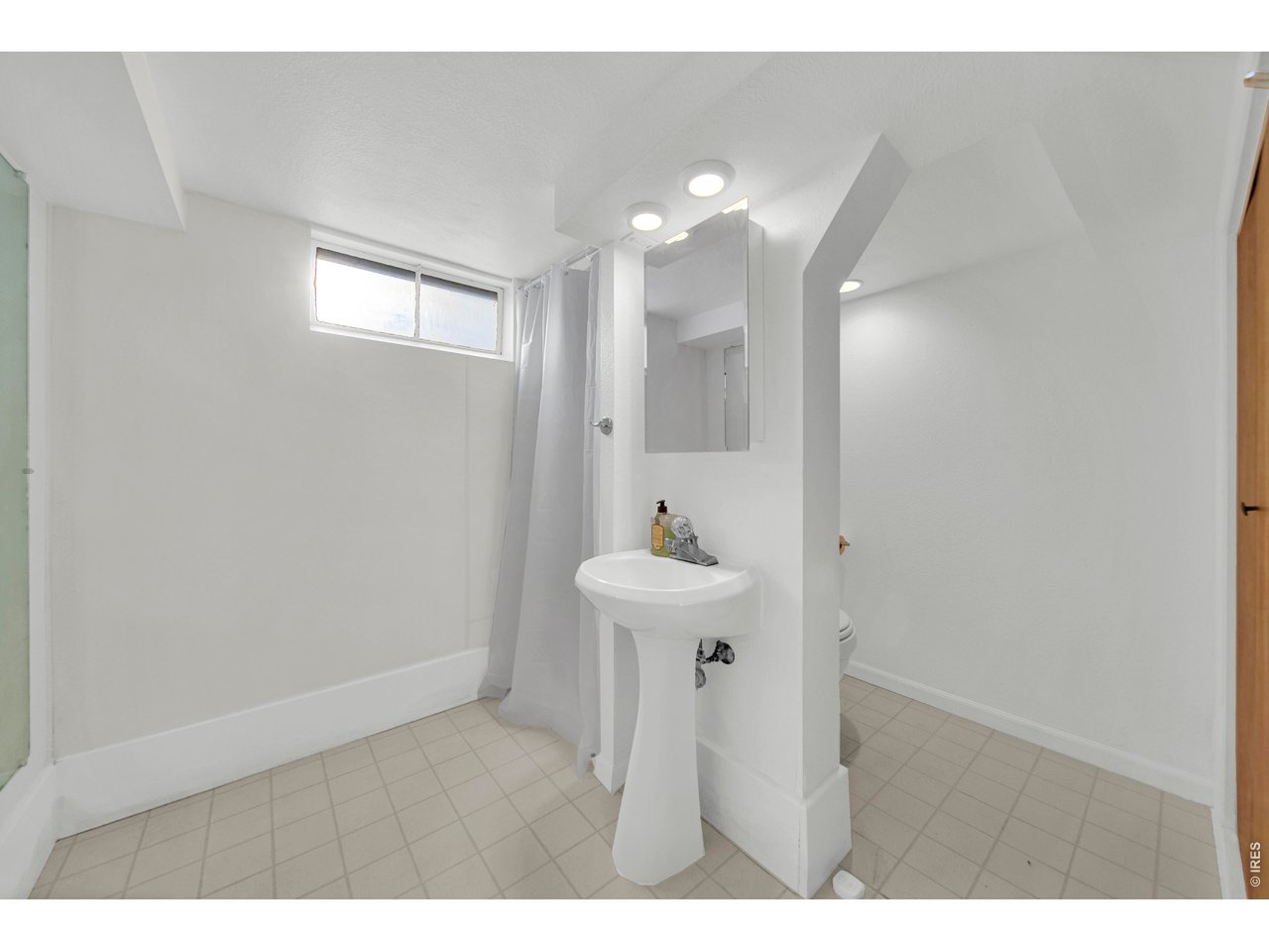 365 S Cedar Ave
