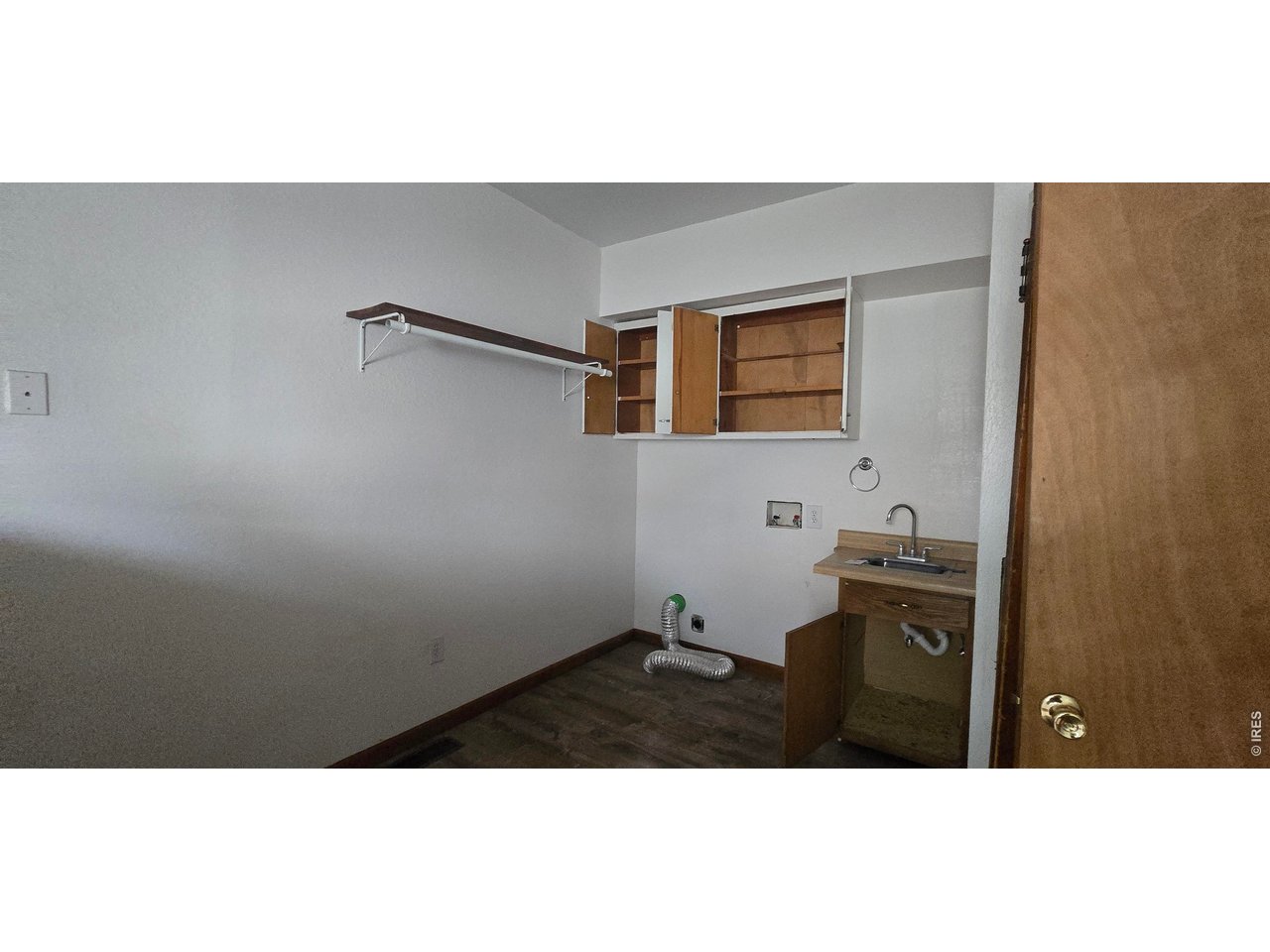 120 E 5th St