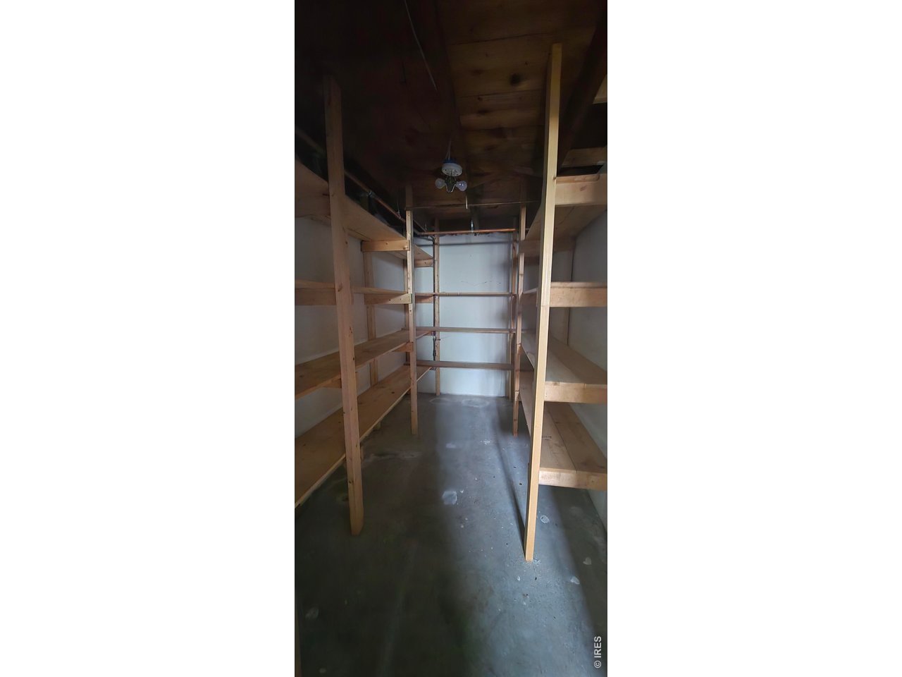 120 E 5th St