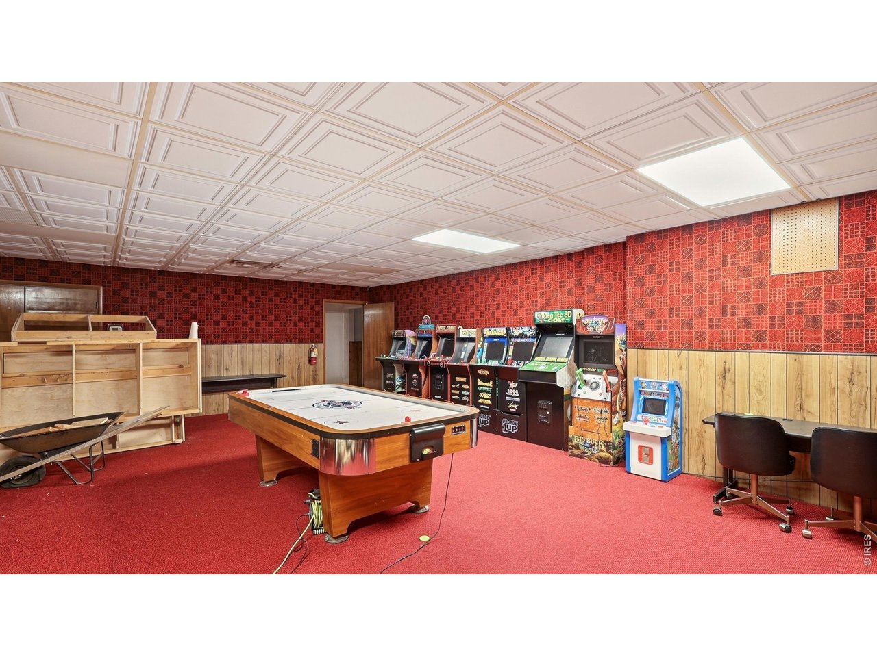 204 W Beaver Ave