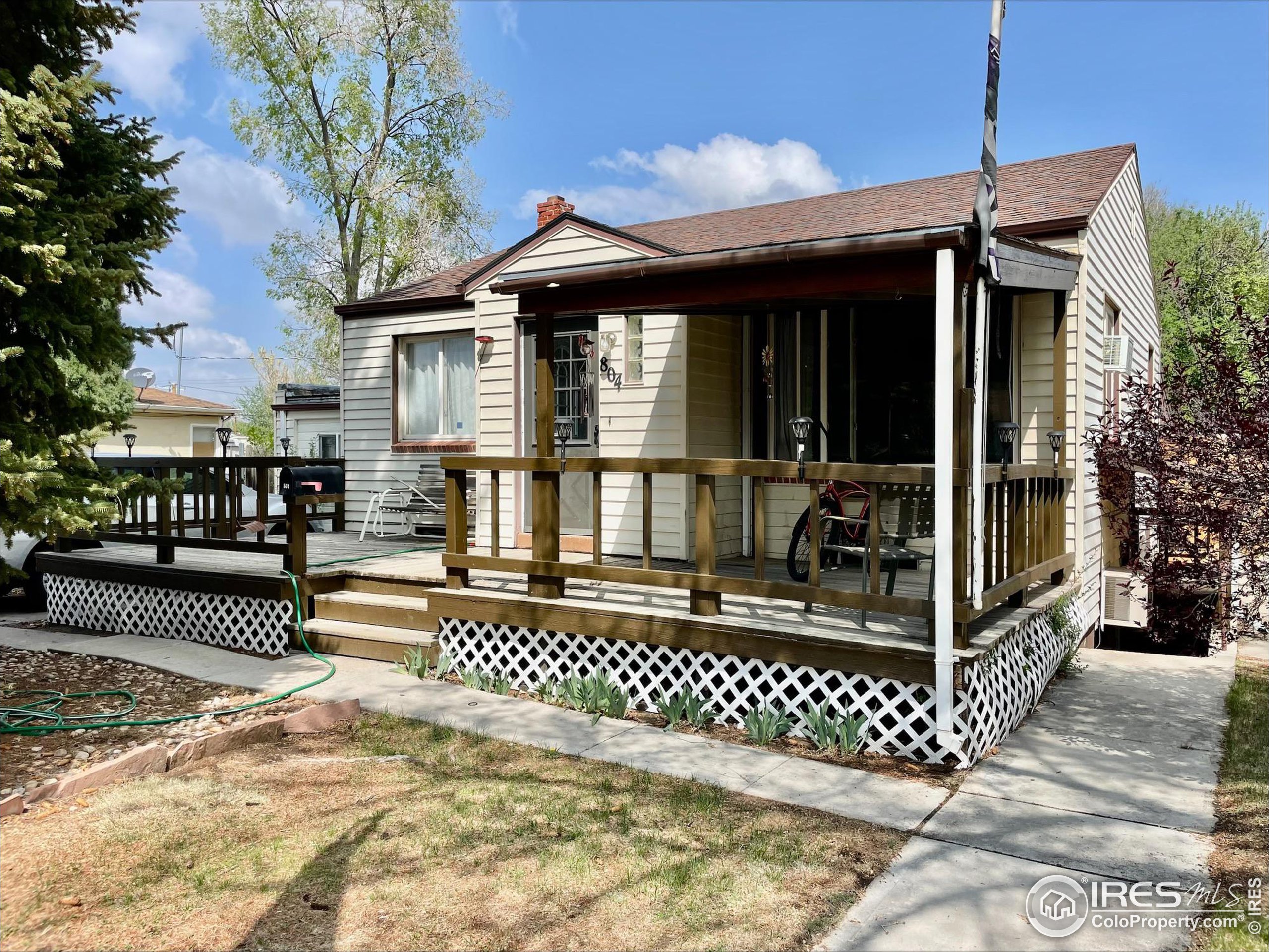 804 Simpson St