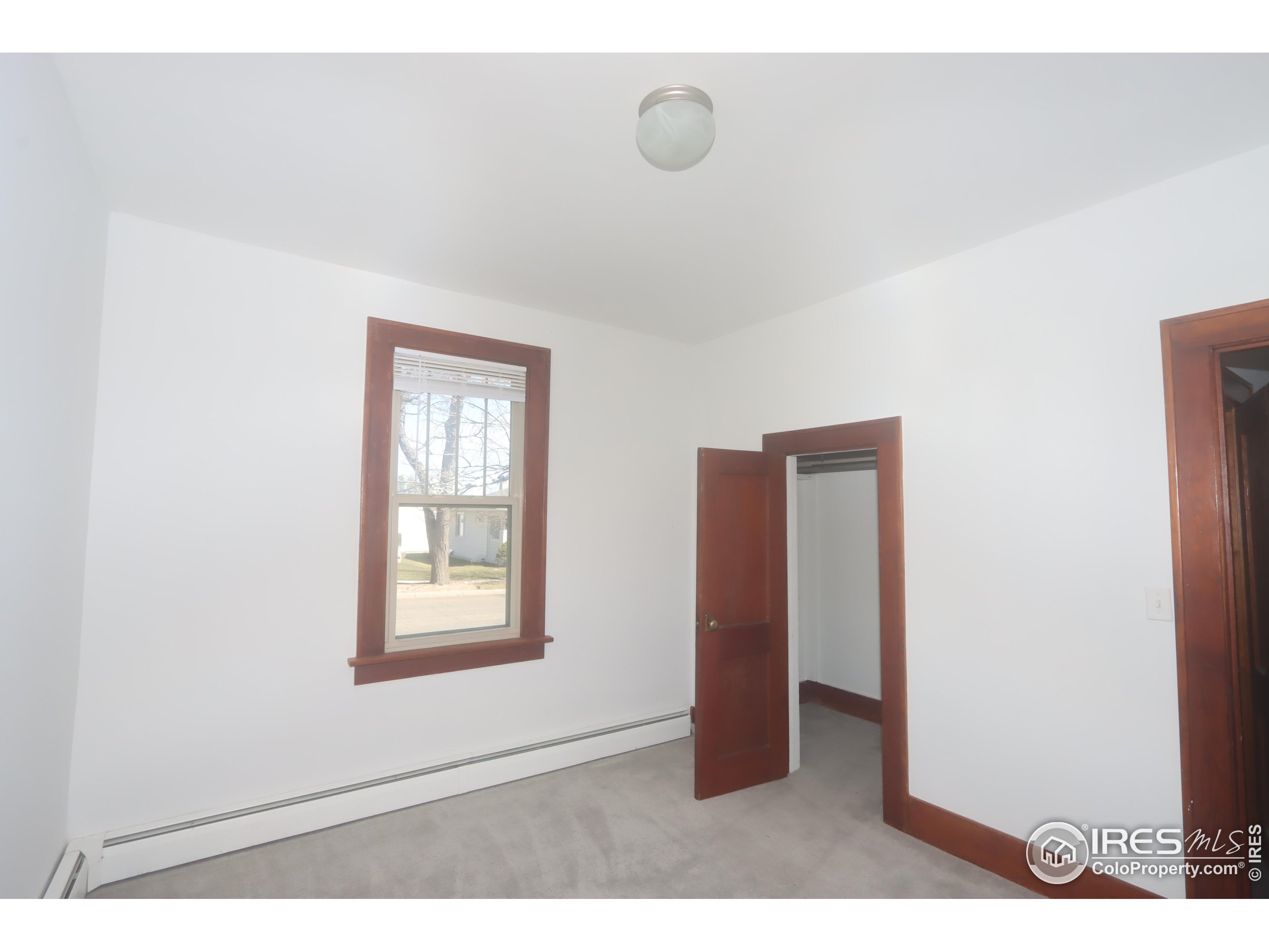 582 Custer Ave