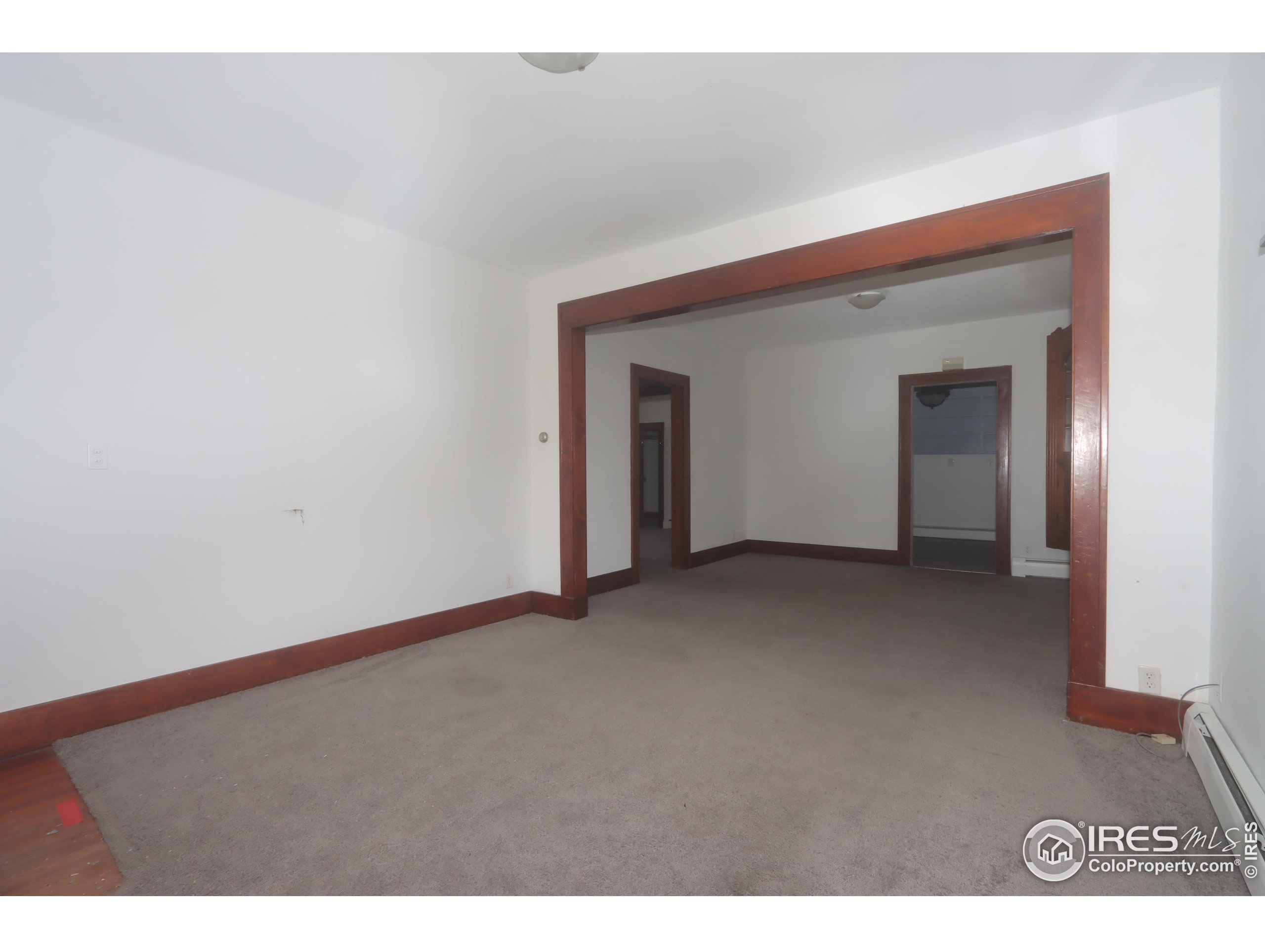 582 Custer Ave