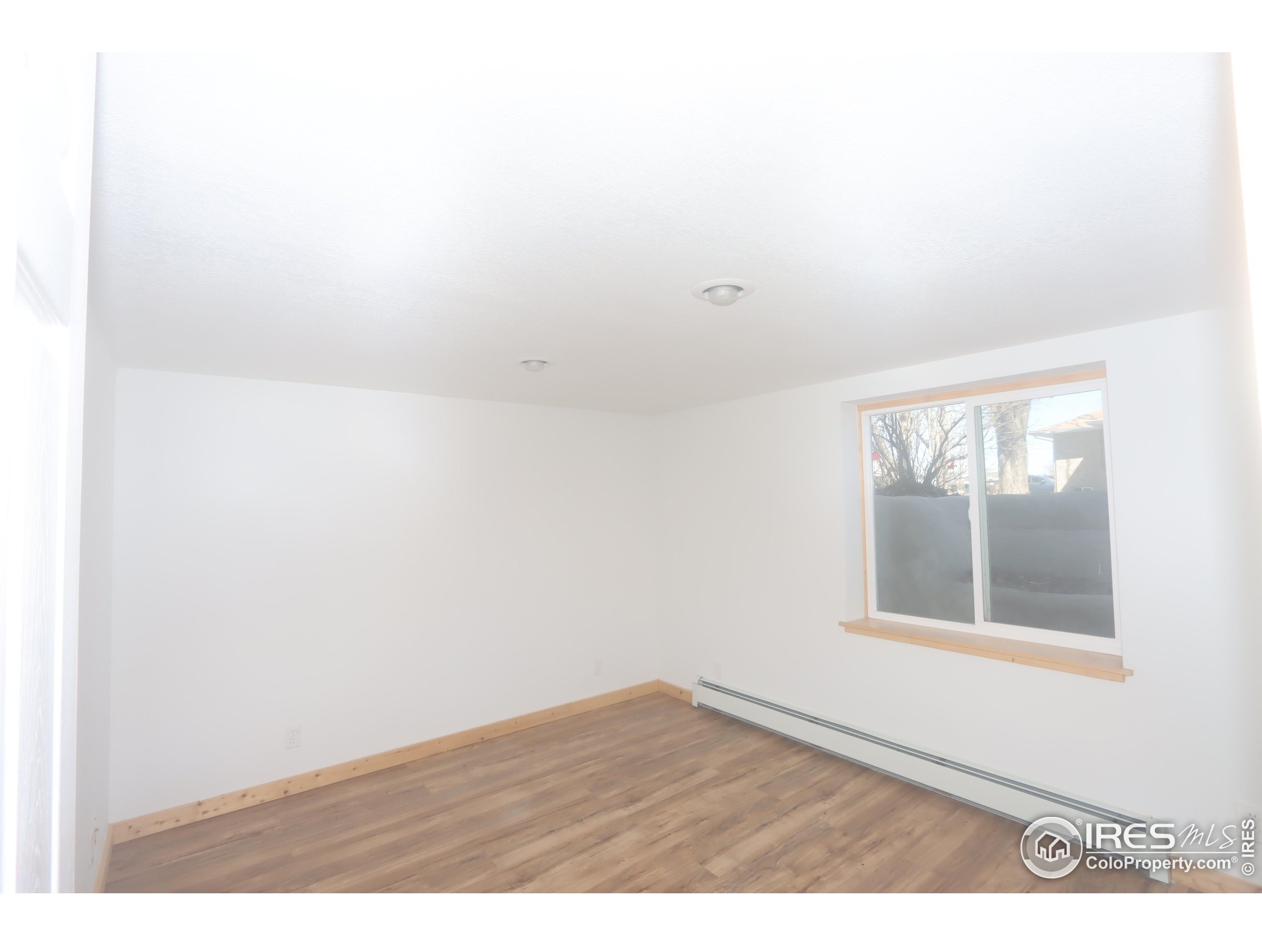 582 Custer Ave