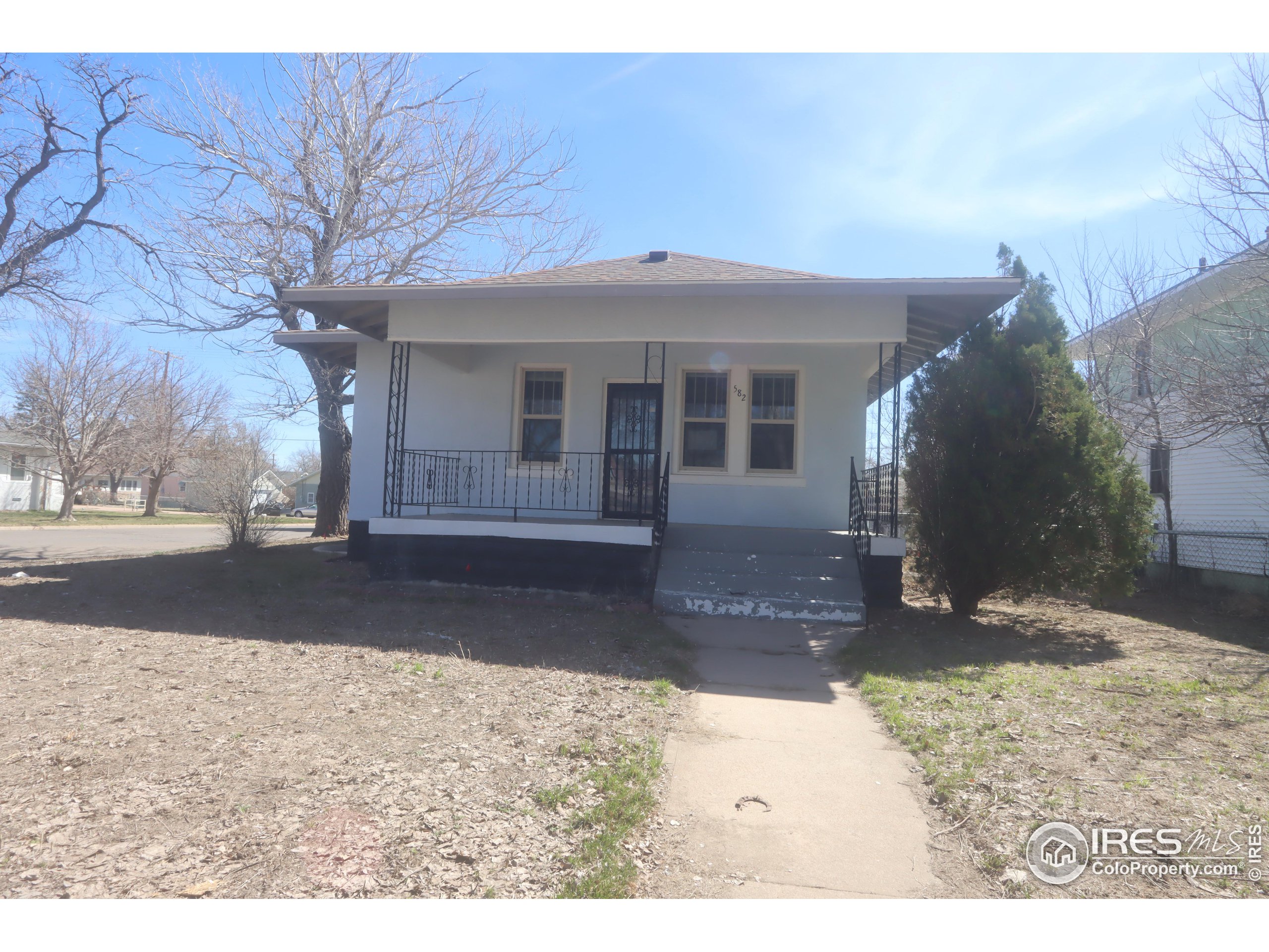 582 Custer Ave