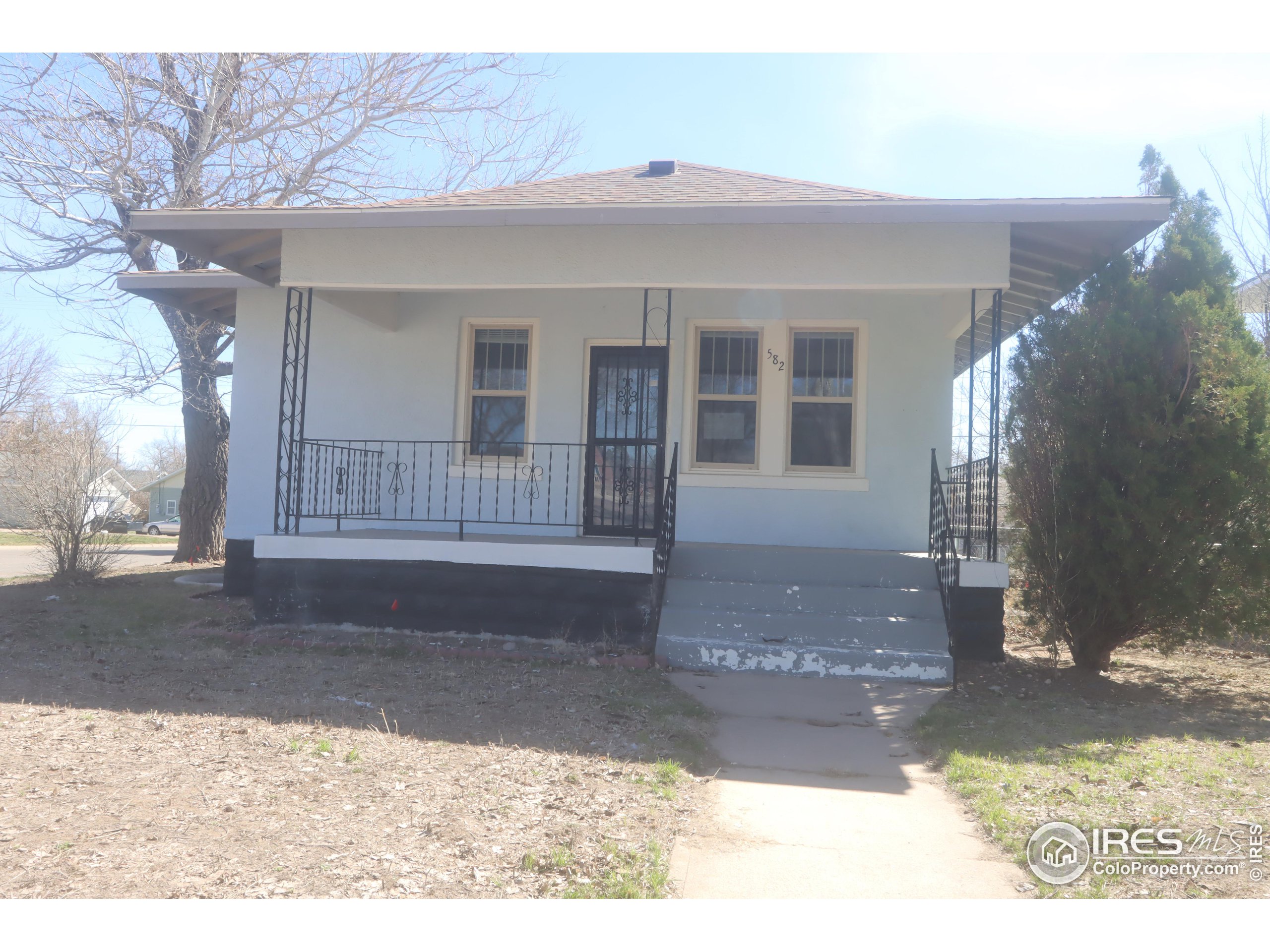 582 Custer Ave