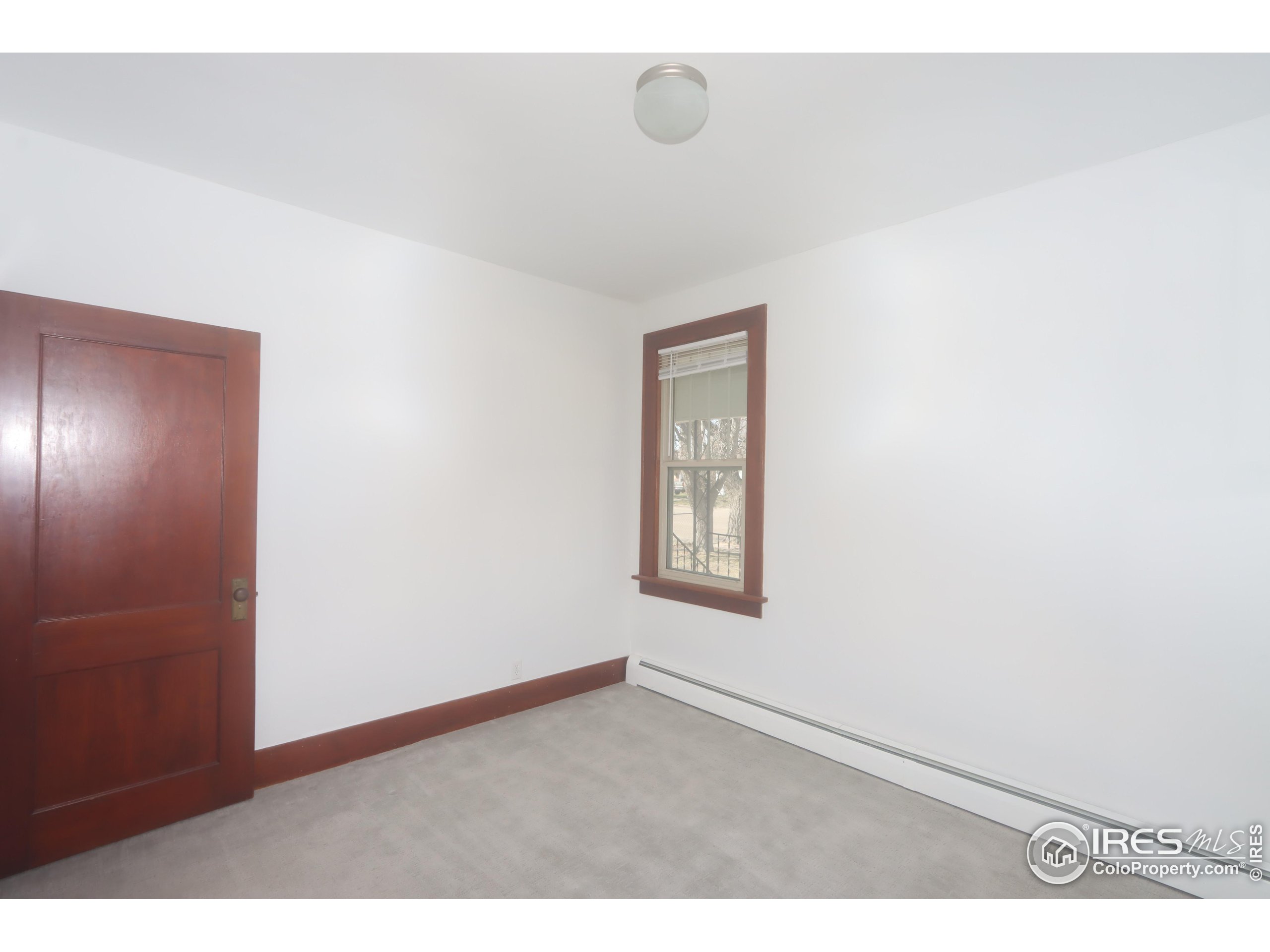 582 Custer Ave