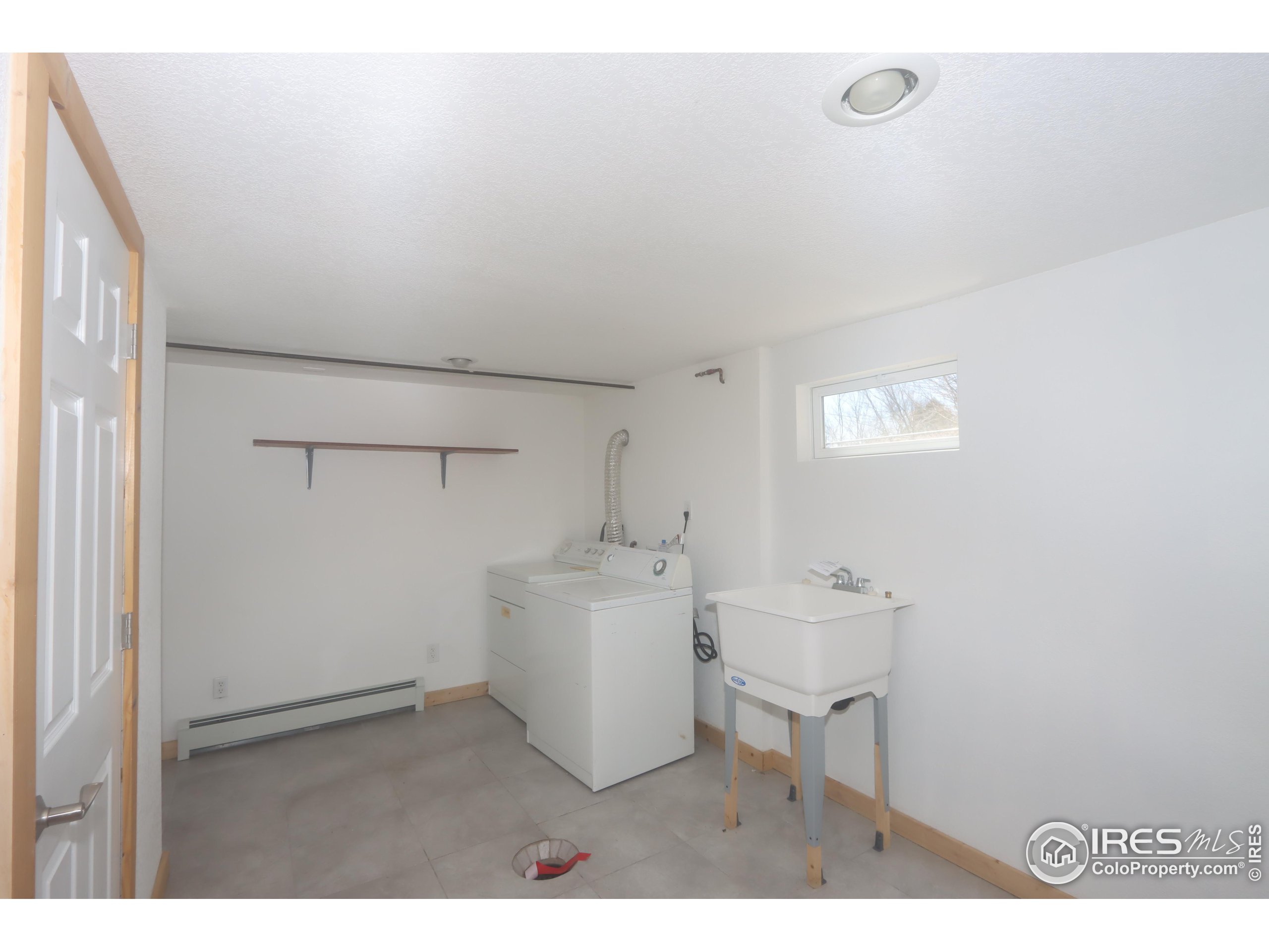 582 Custer Ave