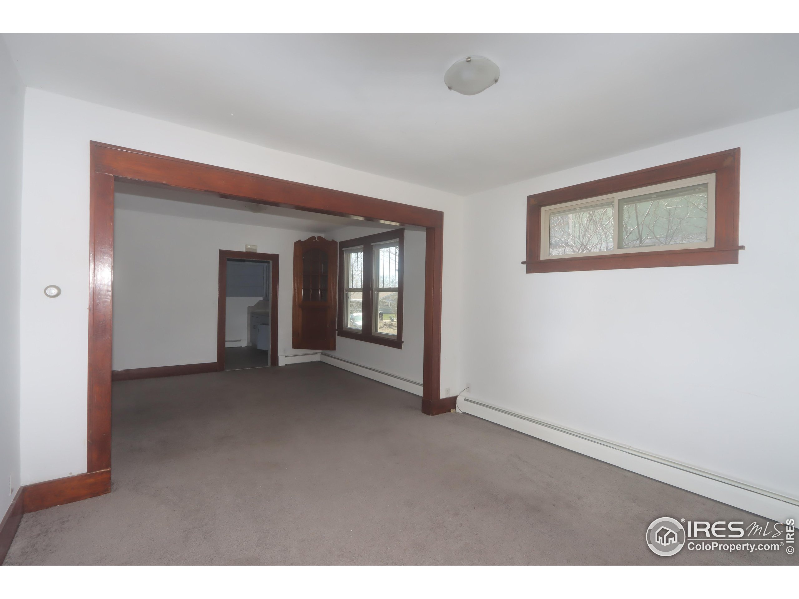 582 Custer Ave