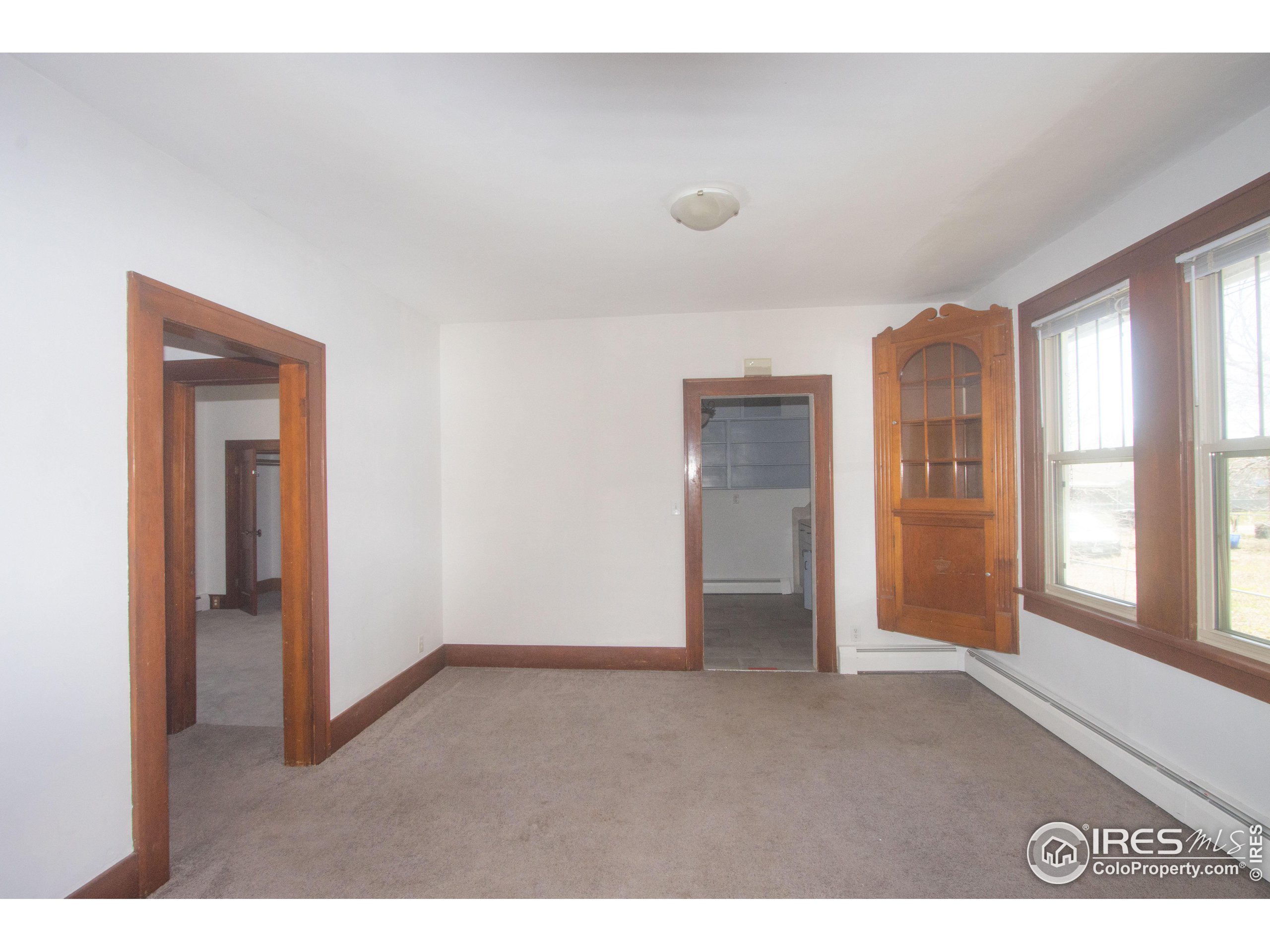 582 Custer Ave