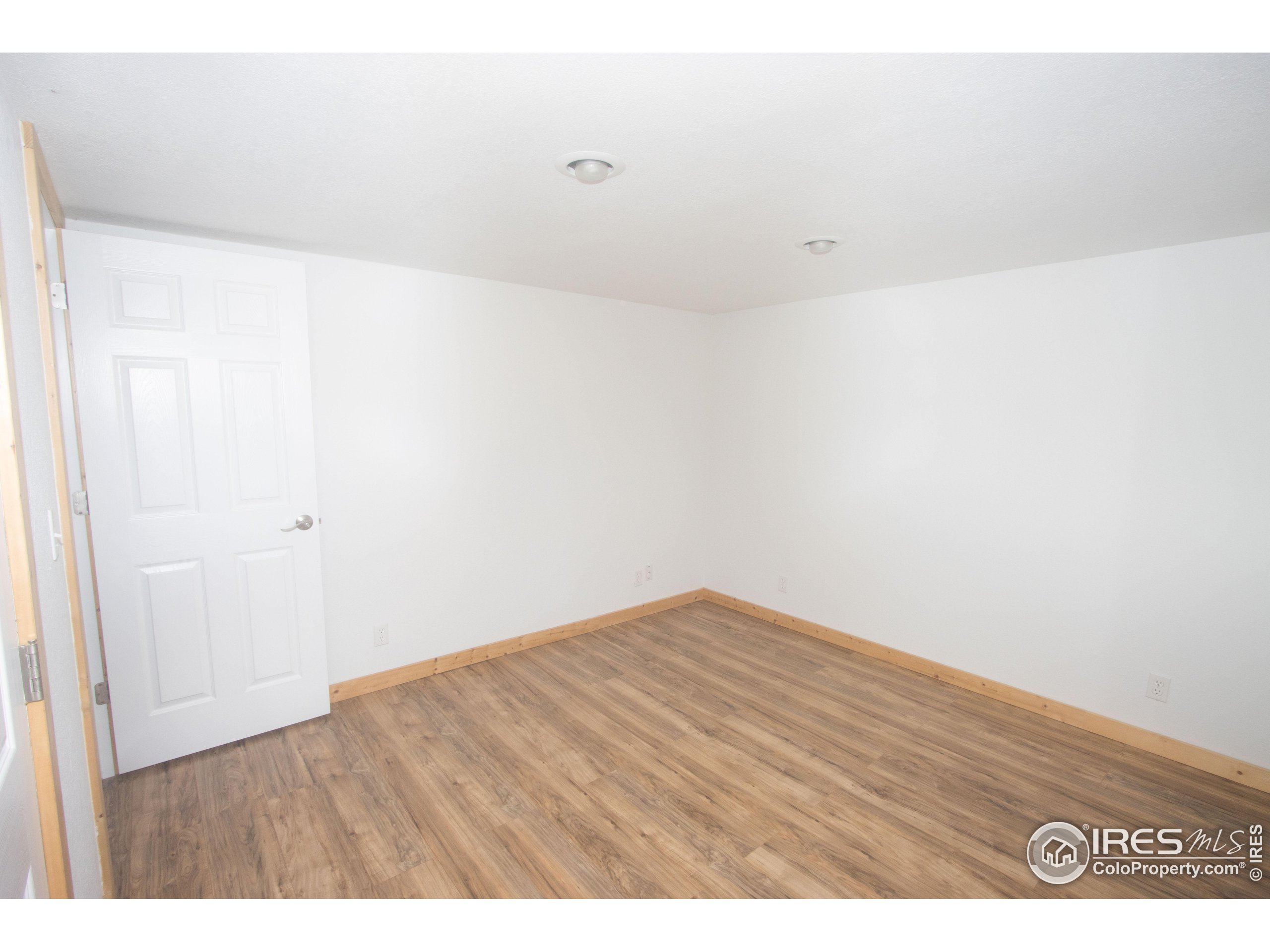 582 Custer Ave