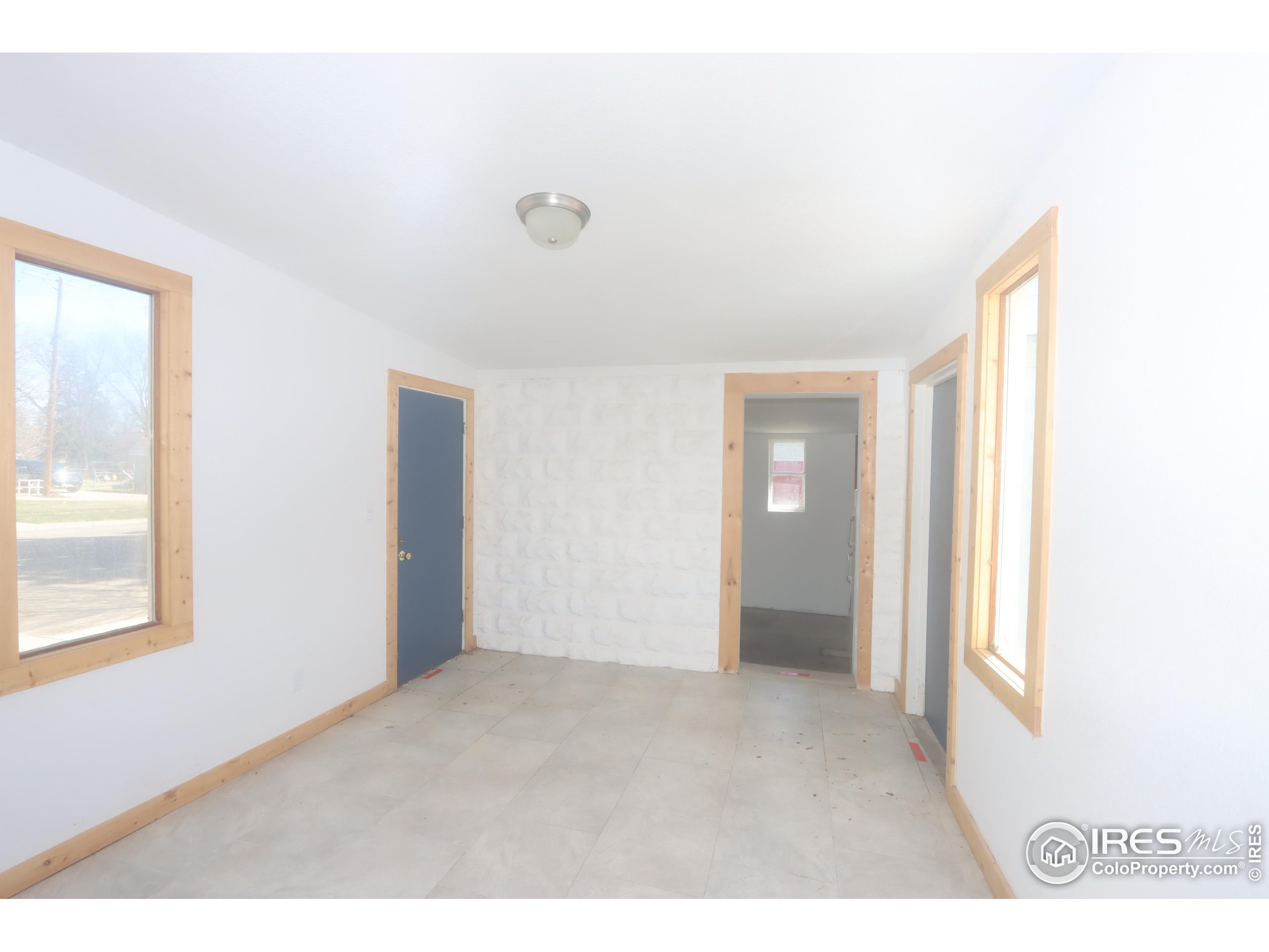 582 Custer Ave