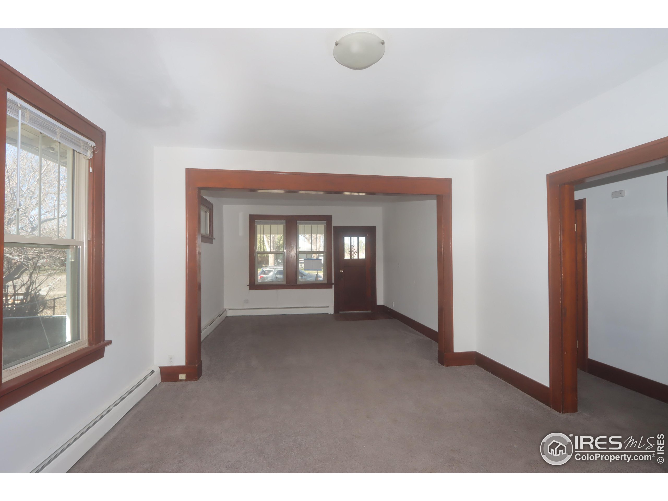 582 Custer Ave