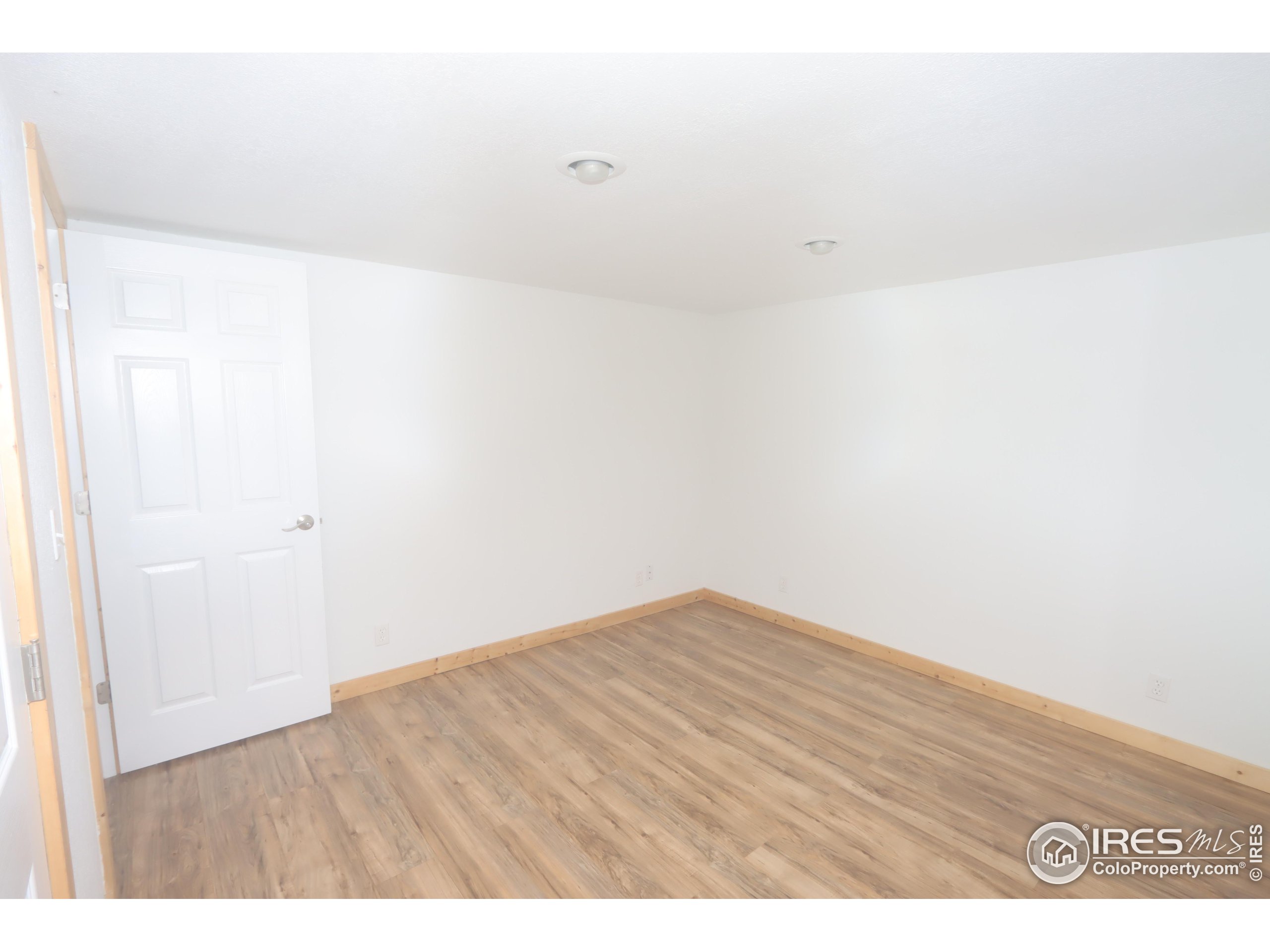 582 Custer Ave