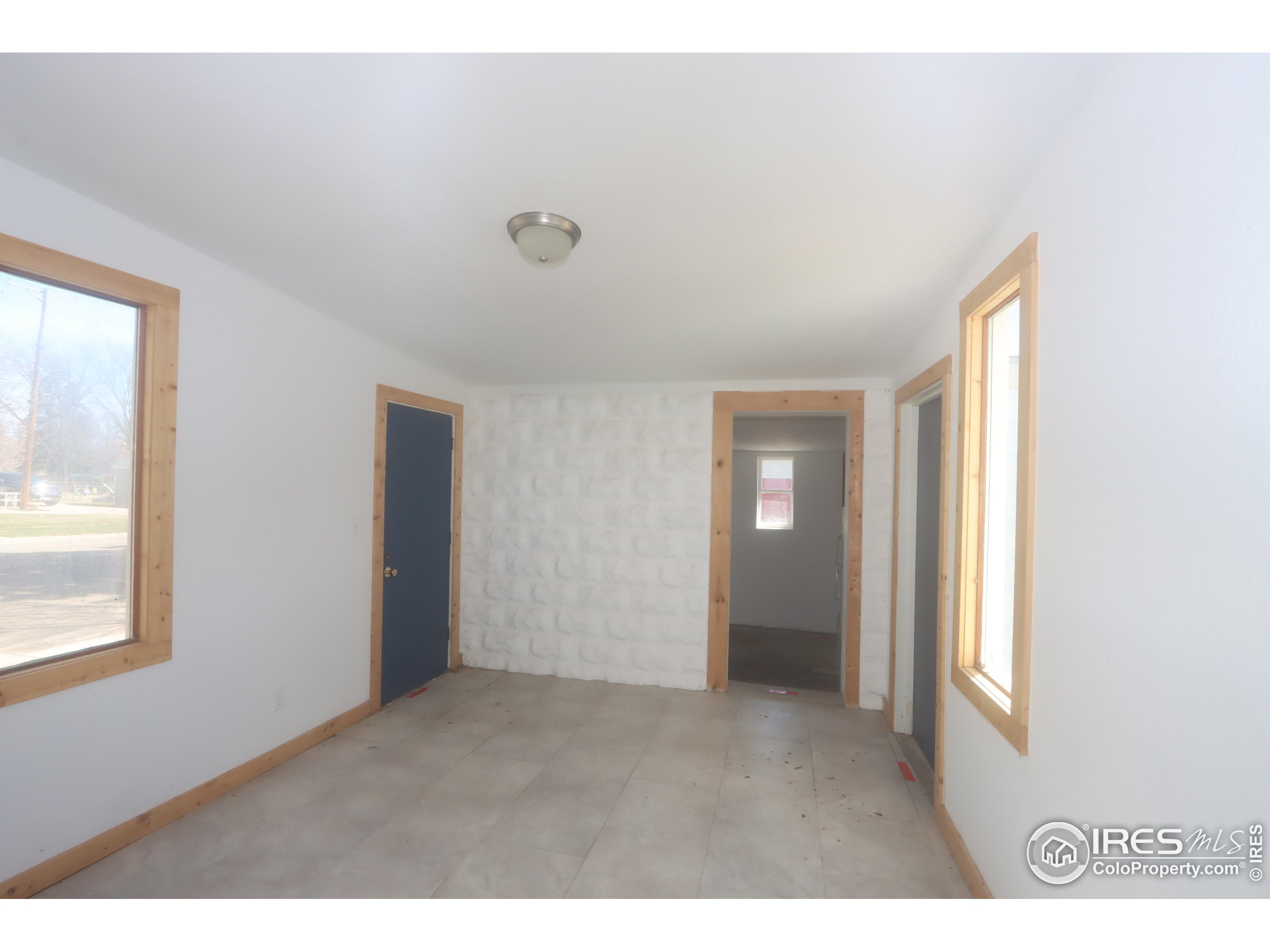 582 Custer Ave