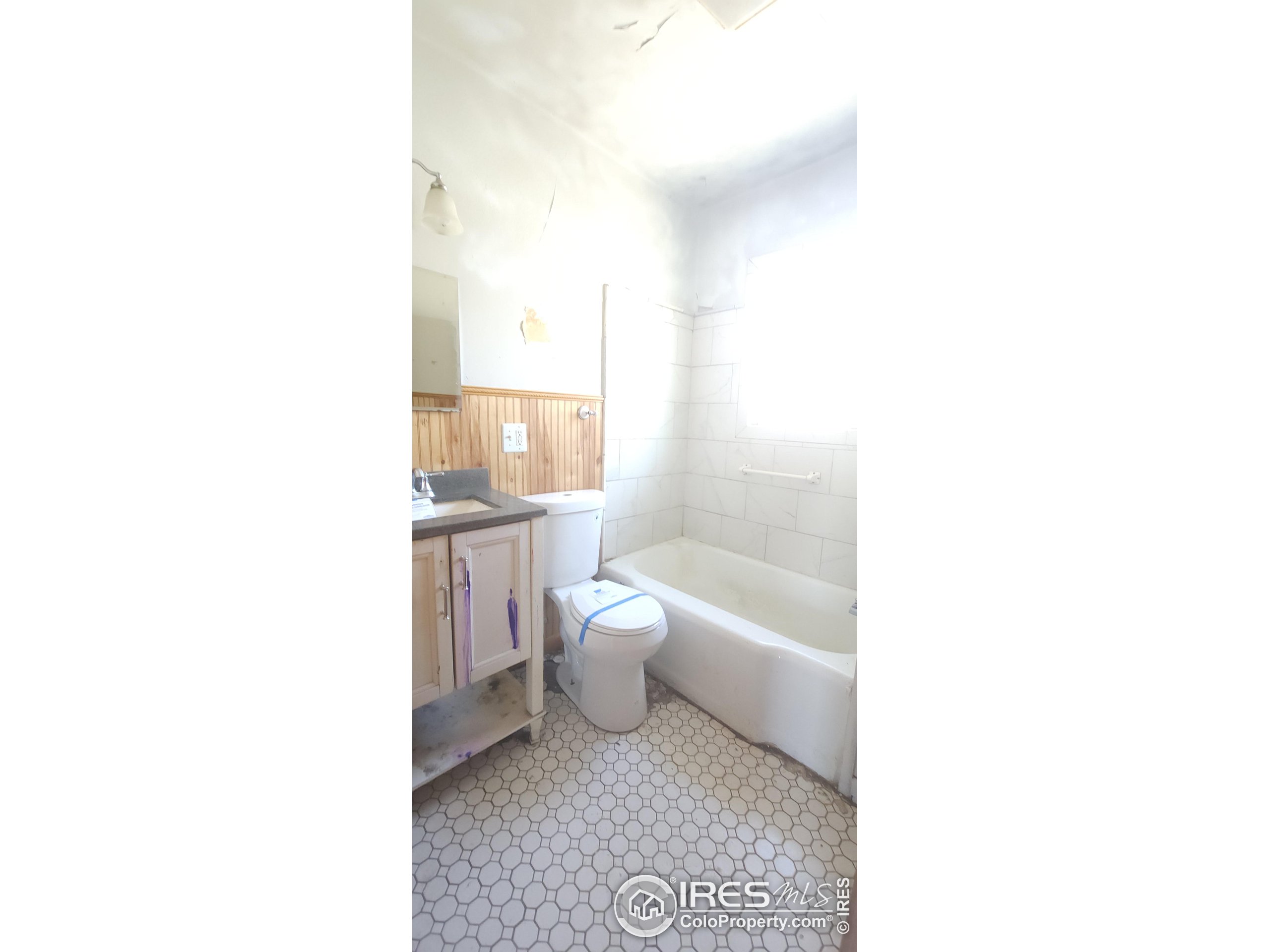 809 Lake St