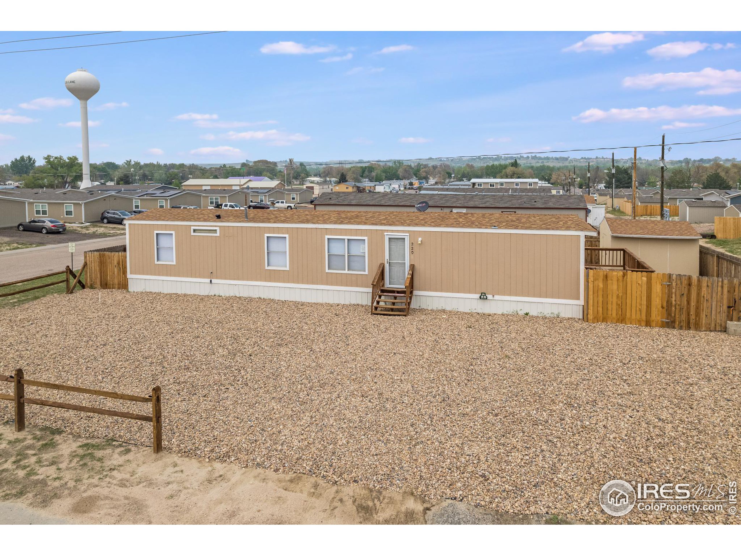 220 larch Dr