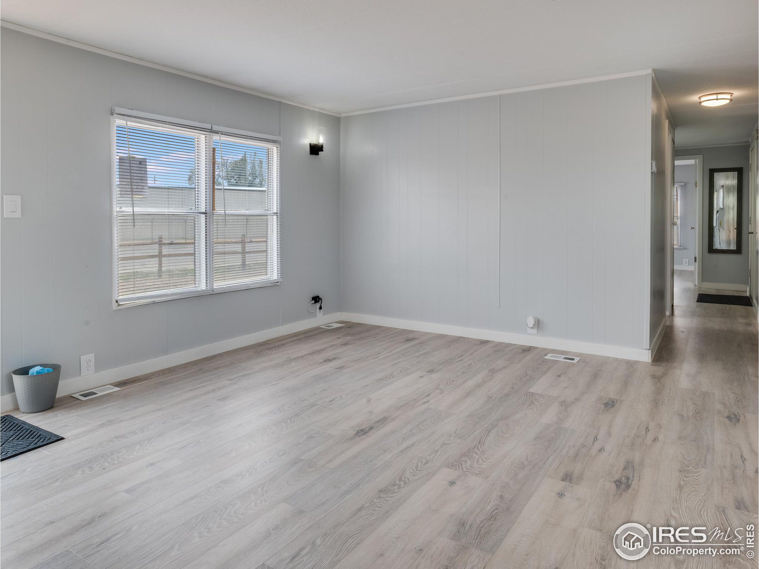 220 larch Dr