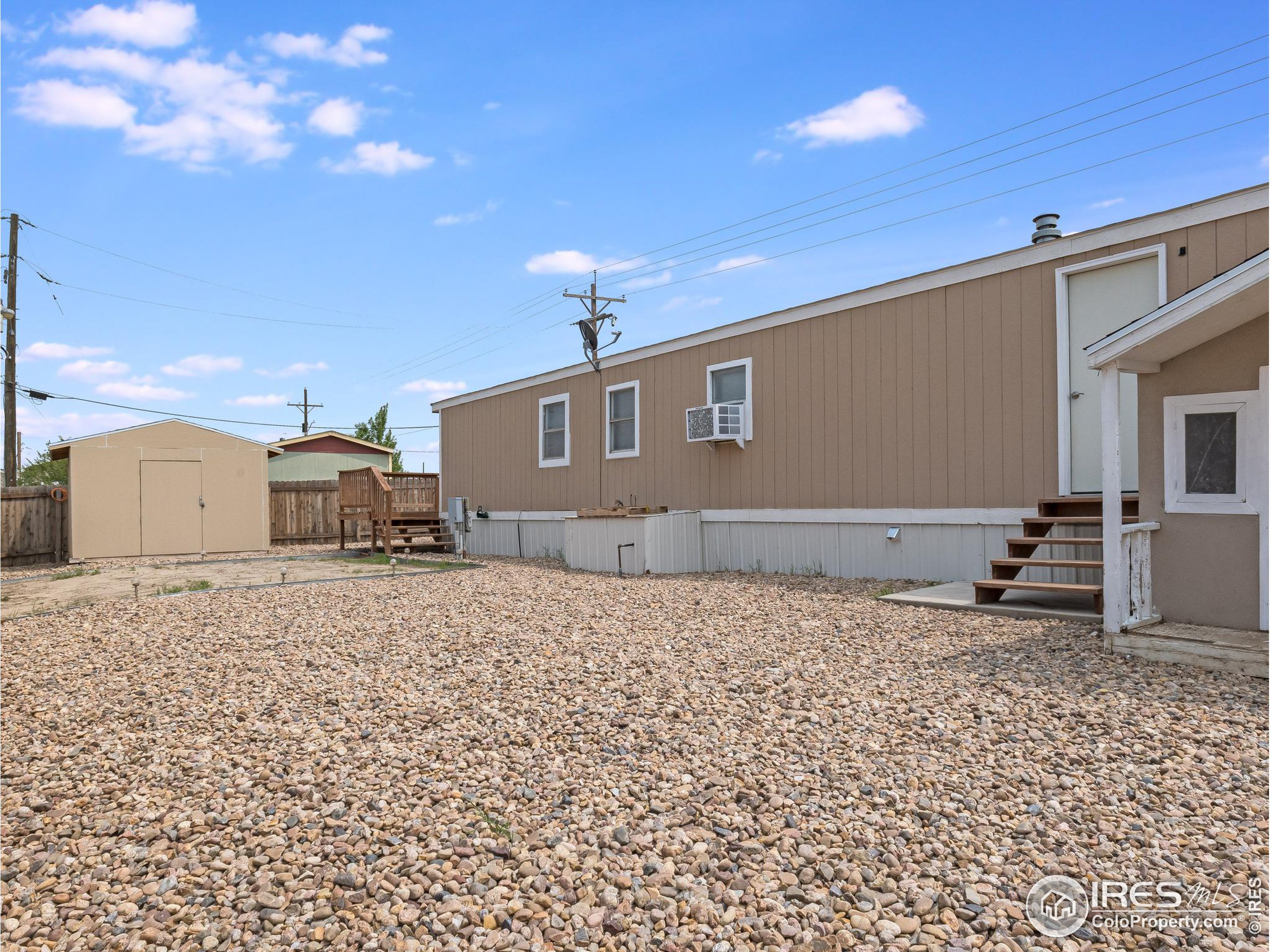 220 larch Dr