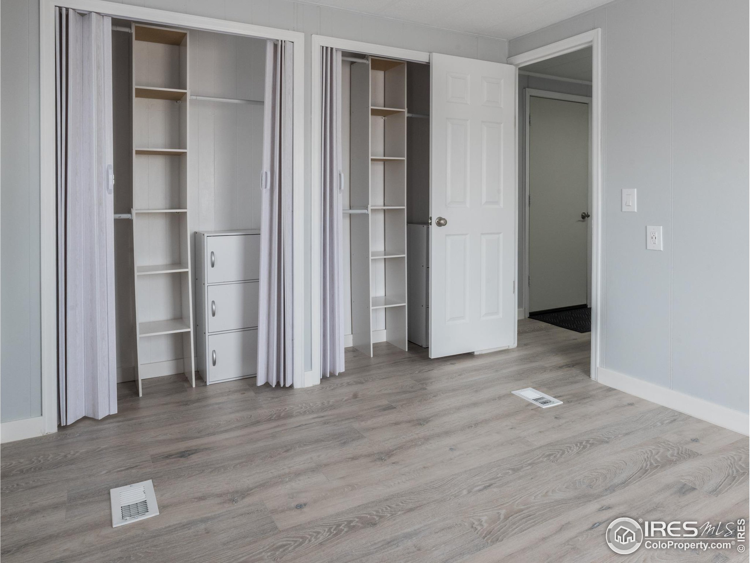 220 larch Dr