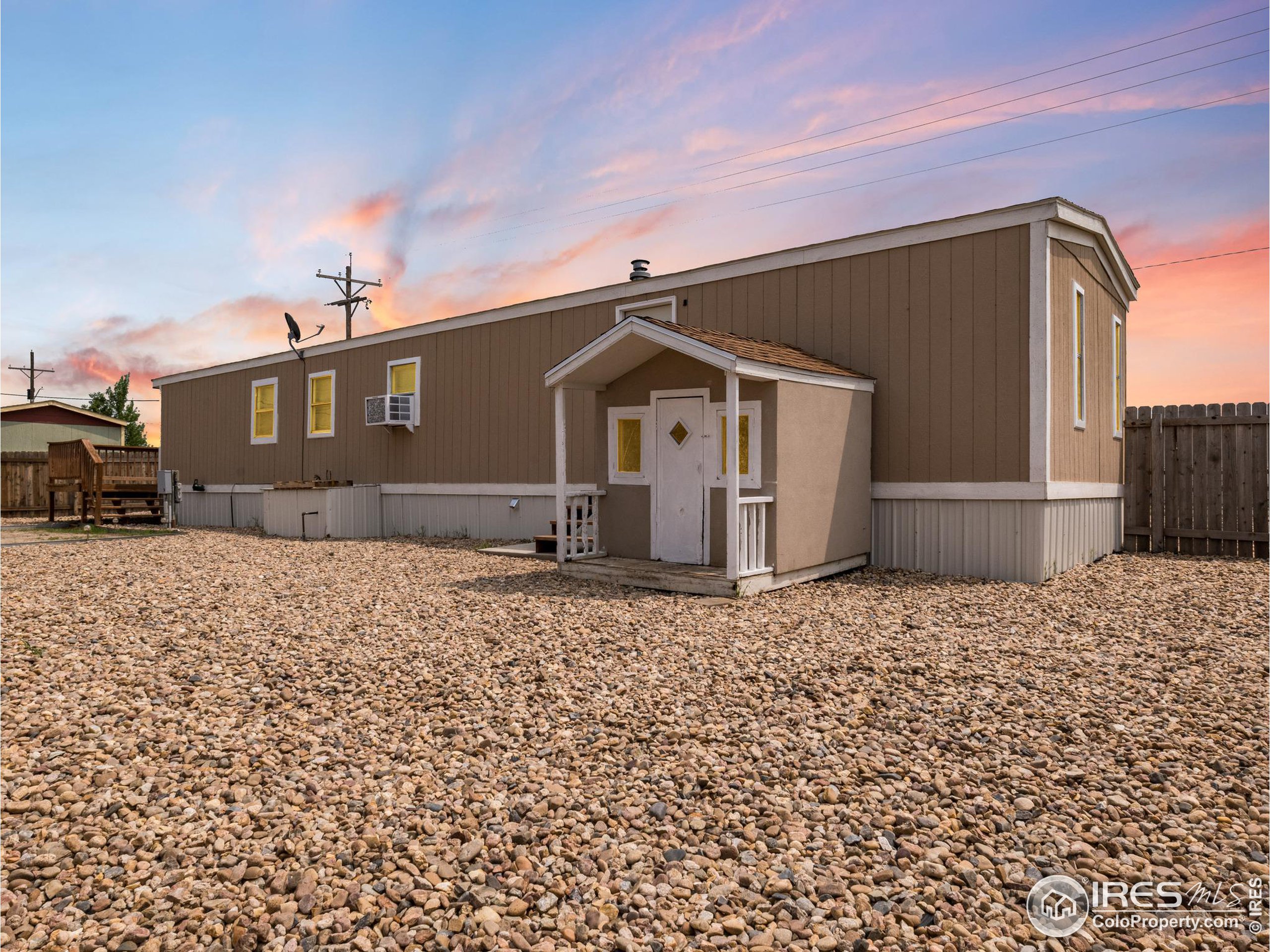 220 larch Dr