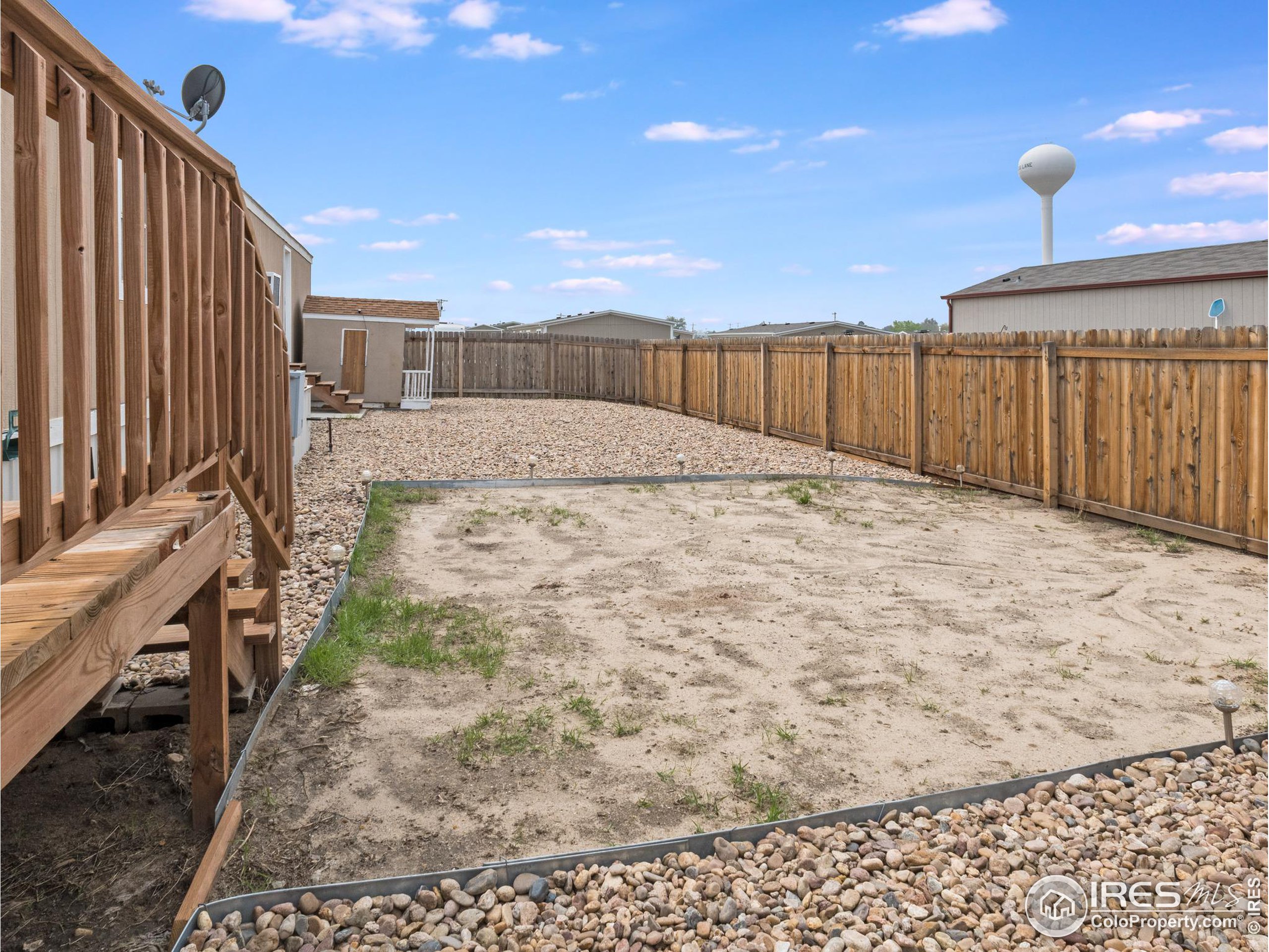 220 larch Dr