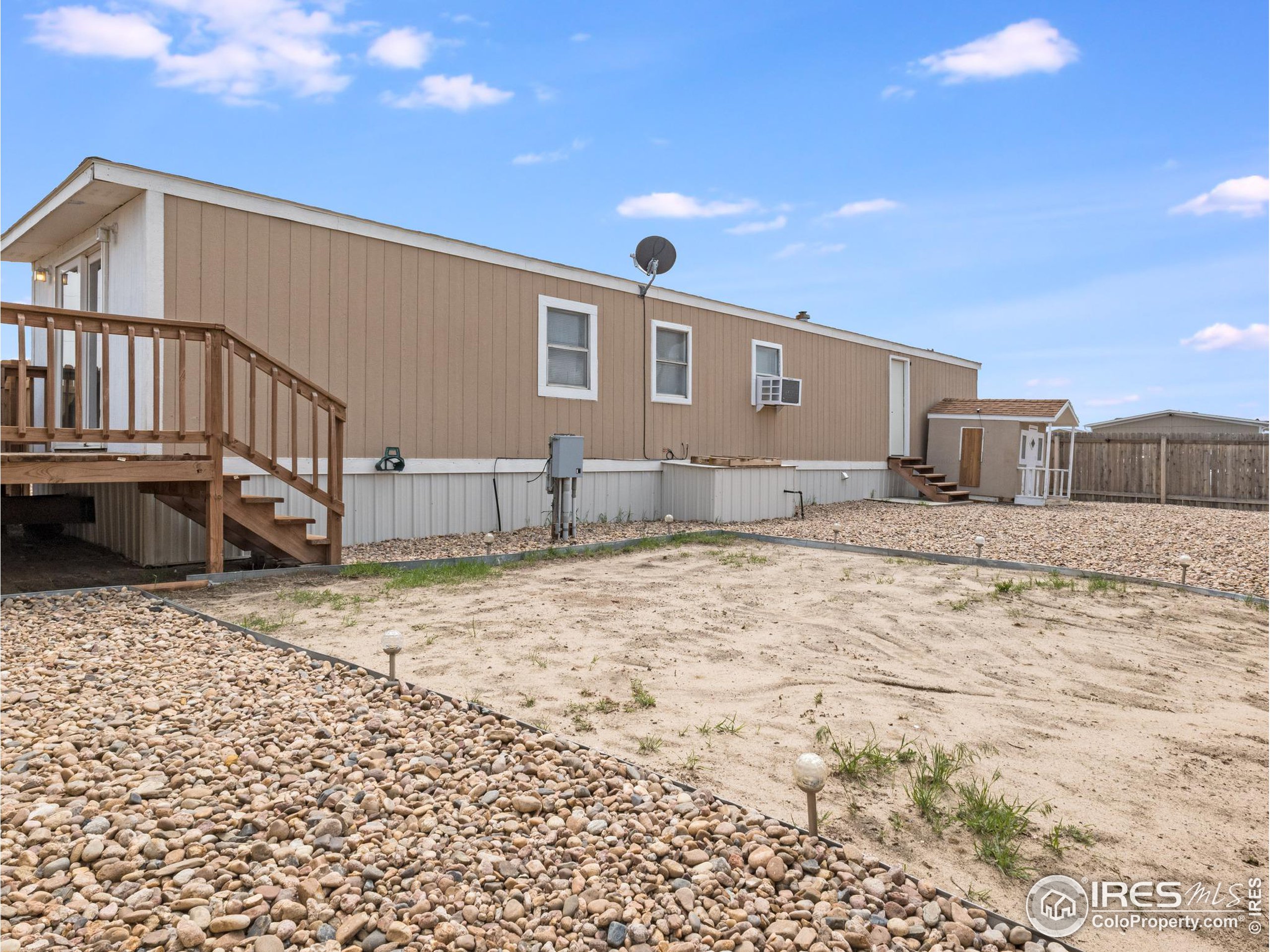 220 larch Dr