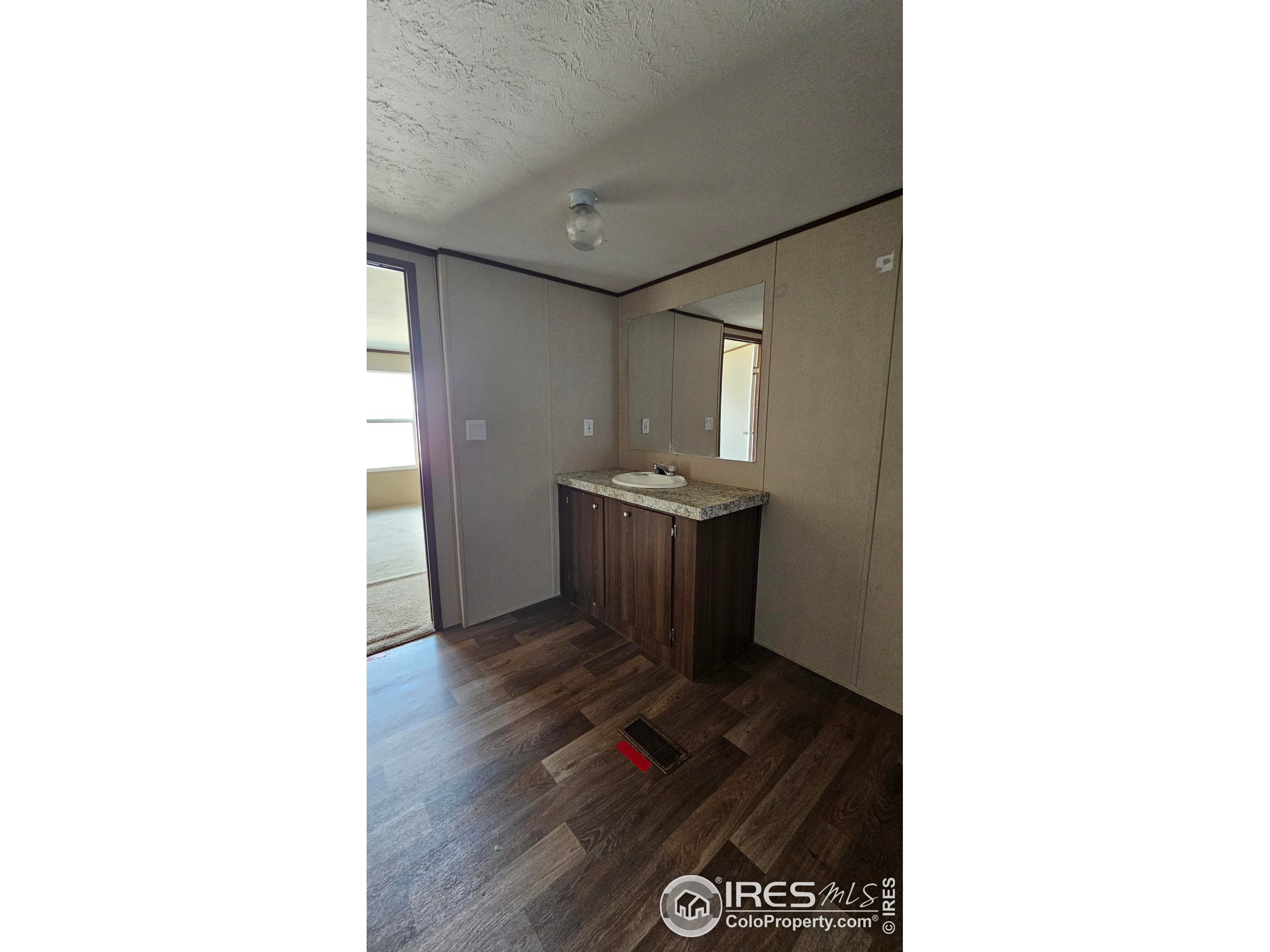 216 Linden Dr