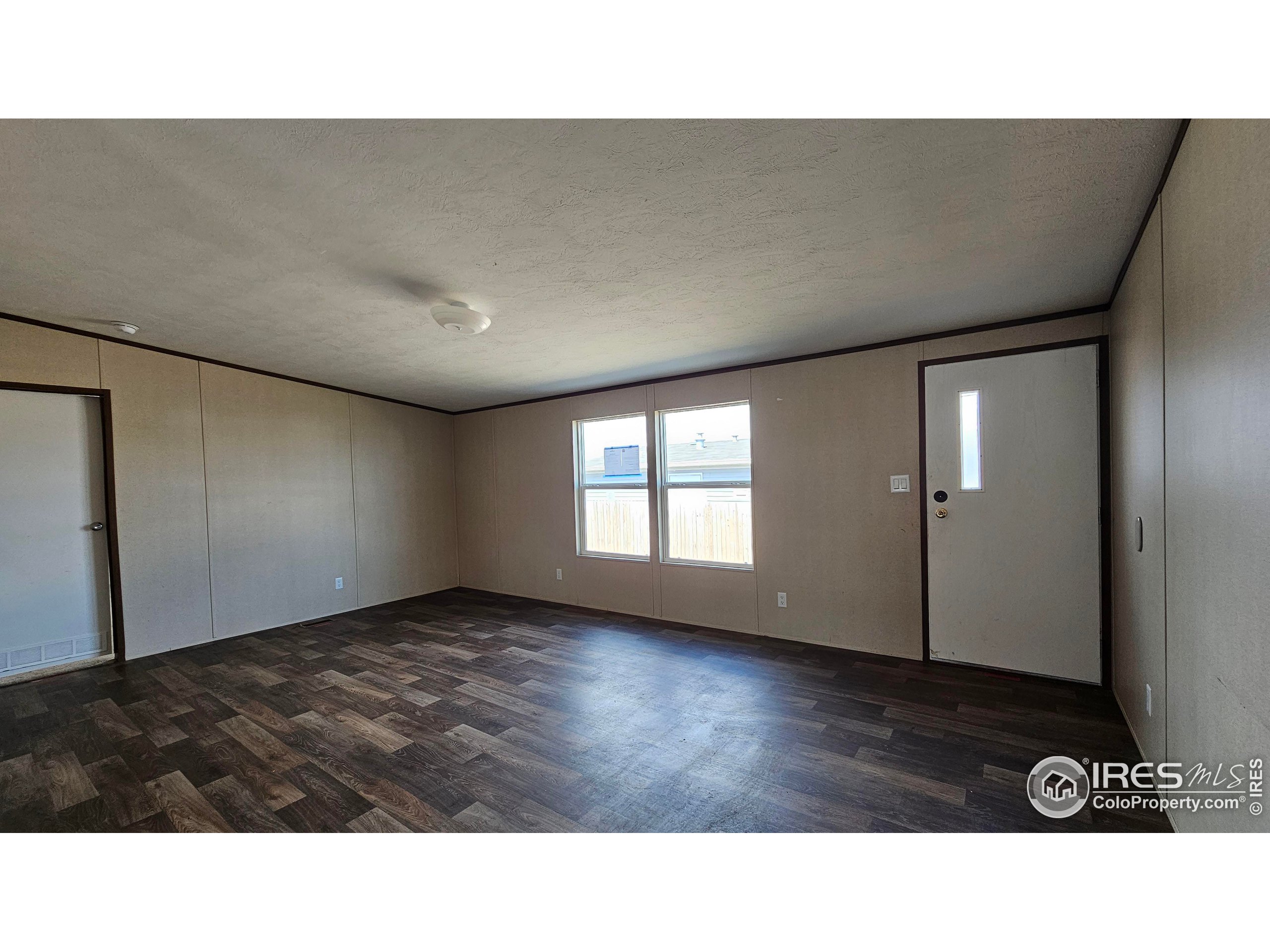 216 Linden Dr