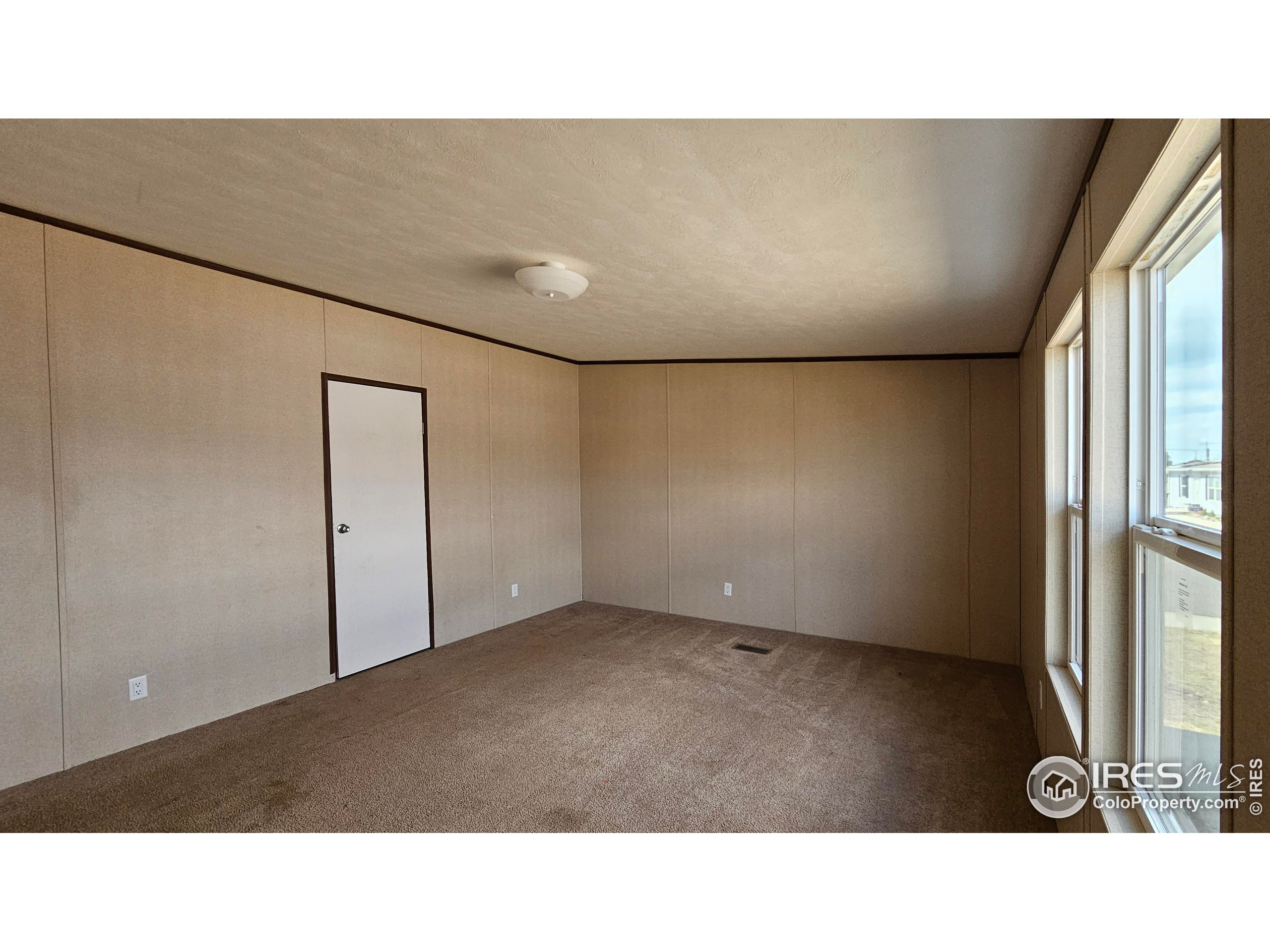 216 Linden Dr