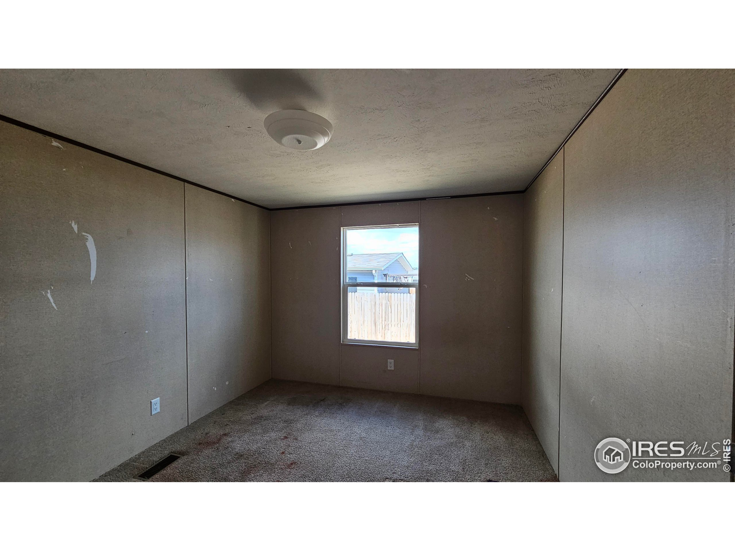 216 Linden Dr