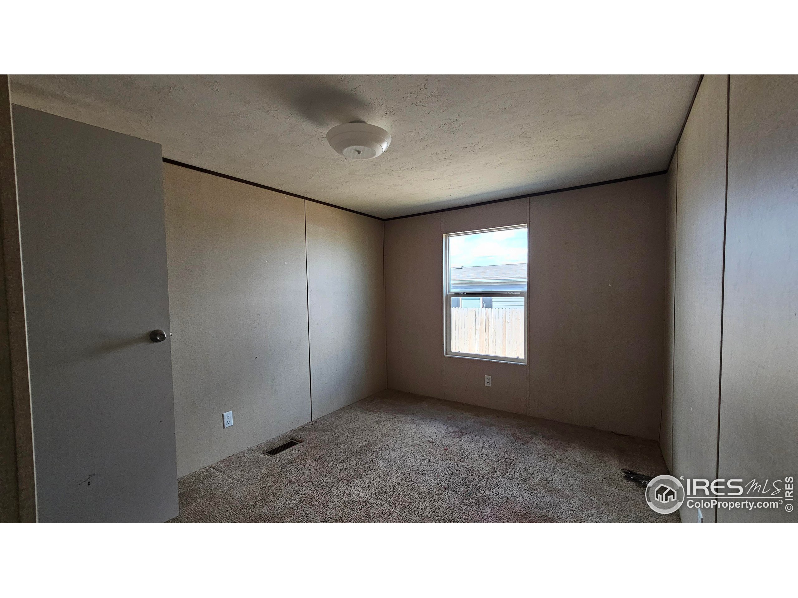 216 Linden Dr