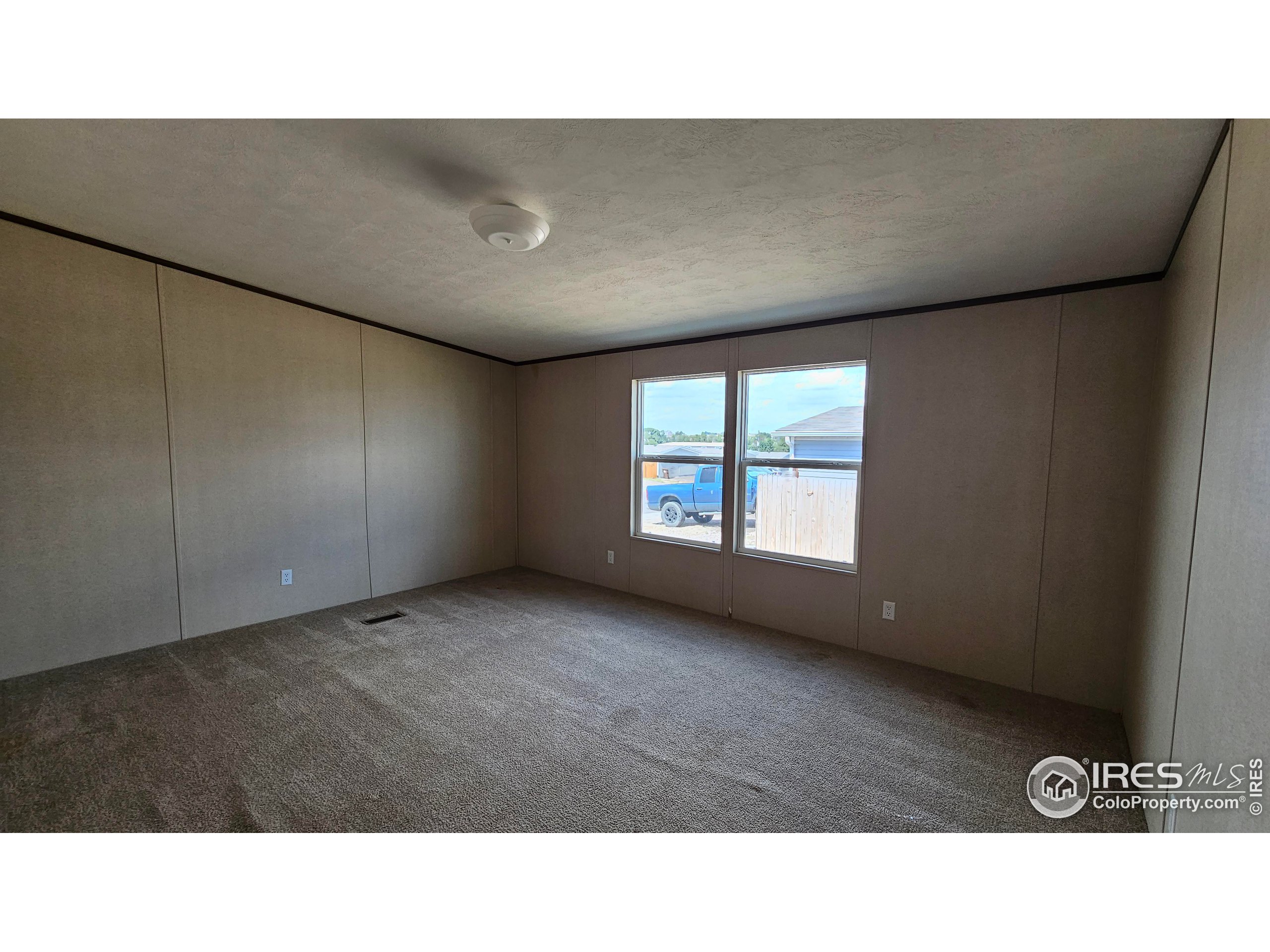 216 Linden Dr