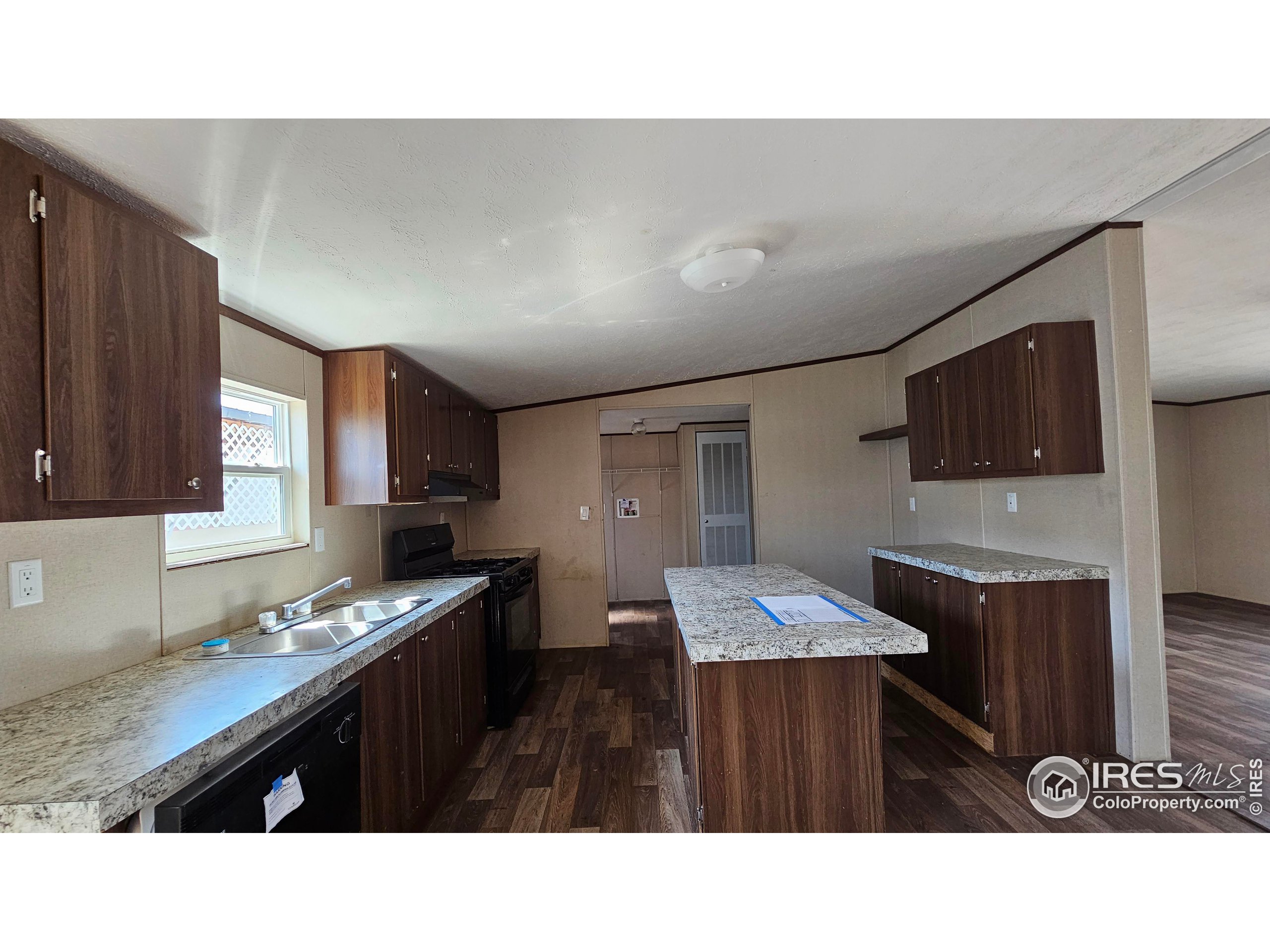 216 Linden Dr