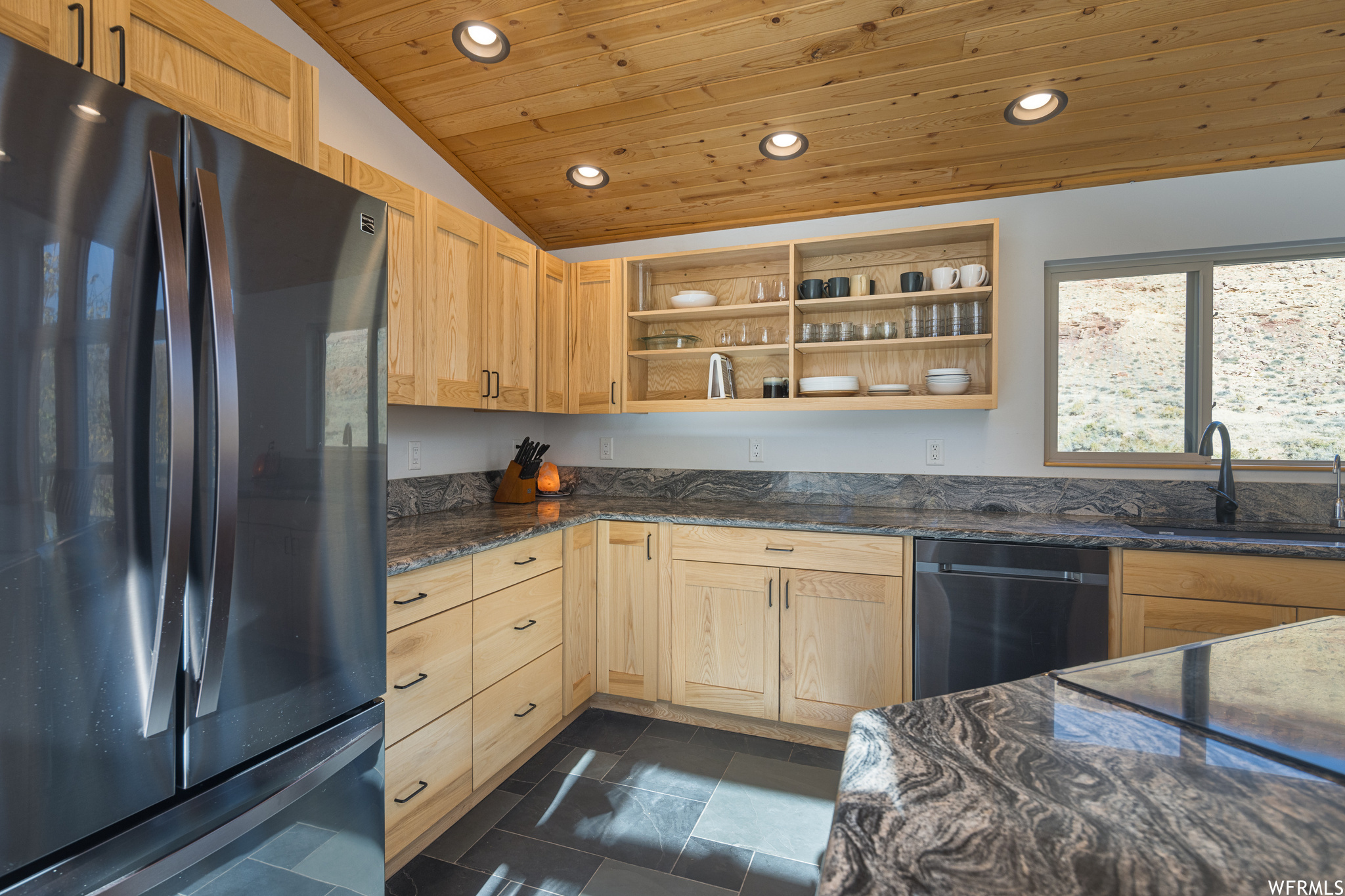 1389 E POWERHOUSE LN